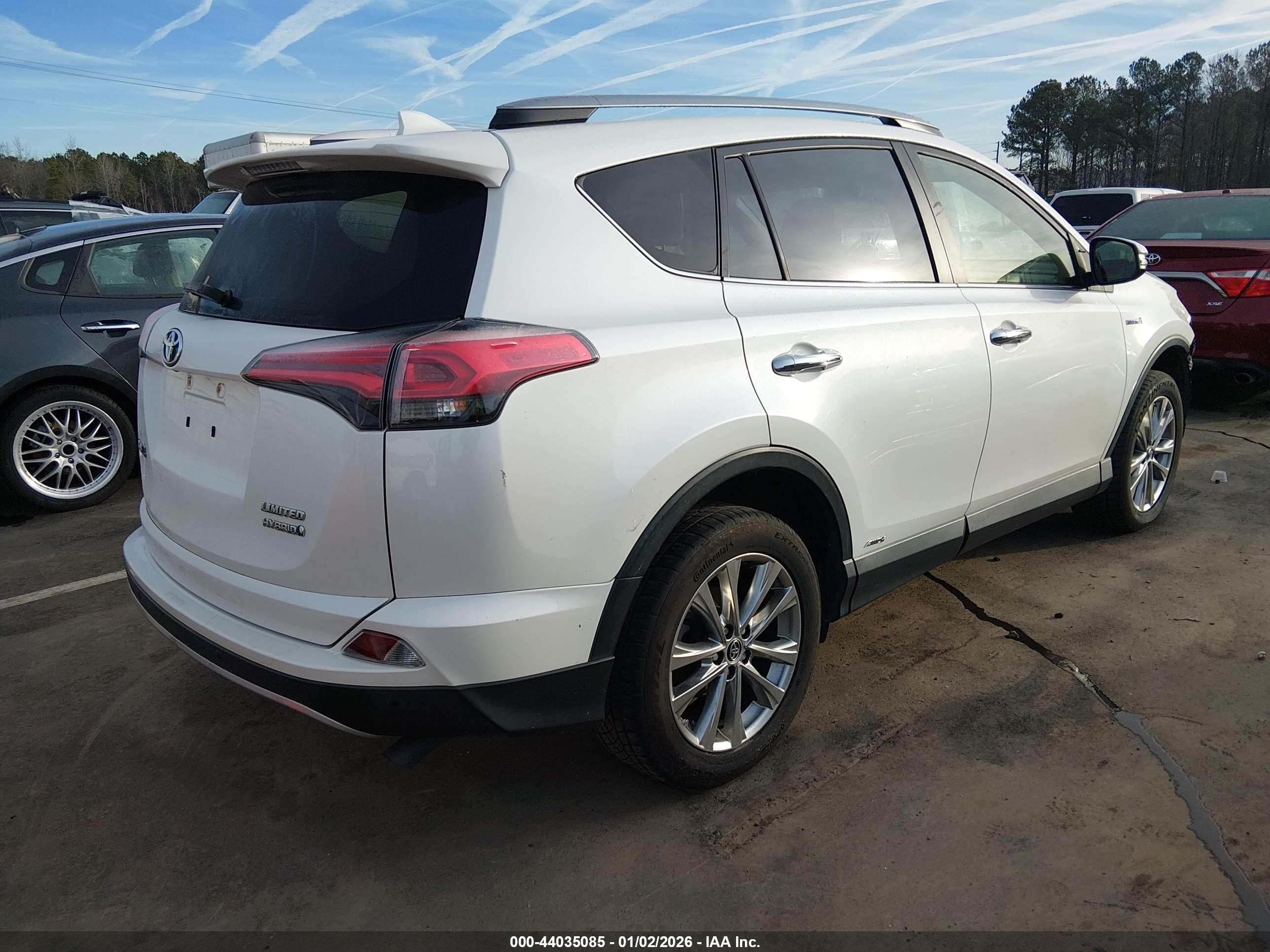 TOYOTA RAV4 image 4