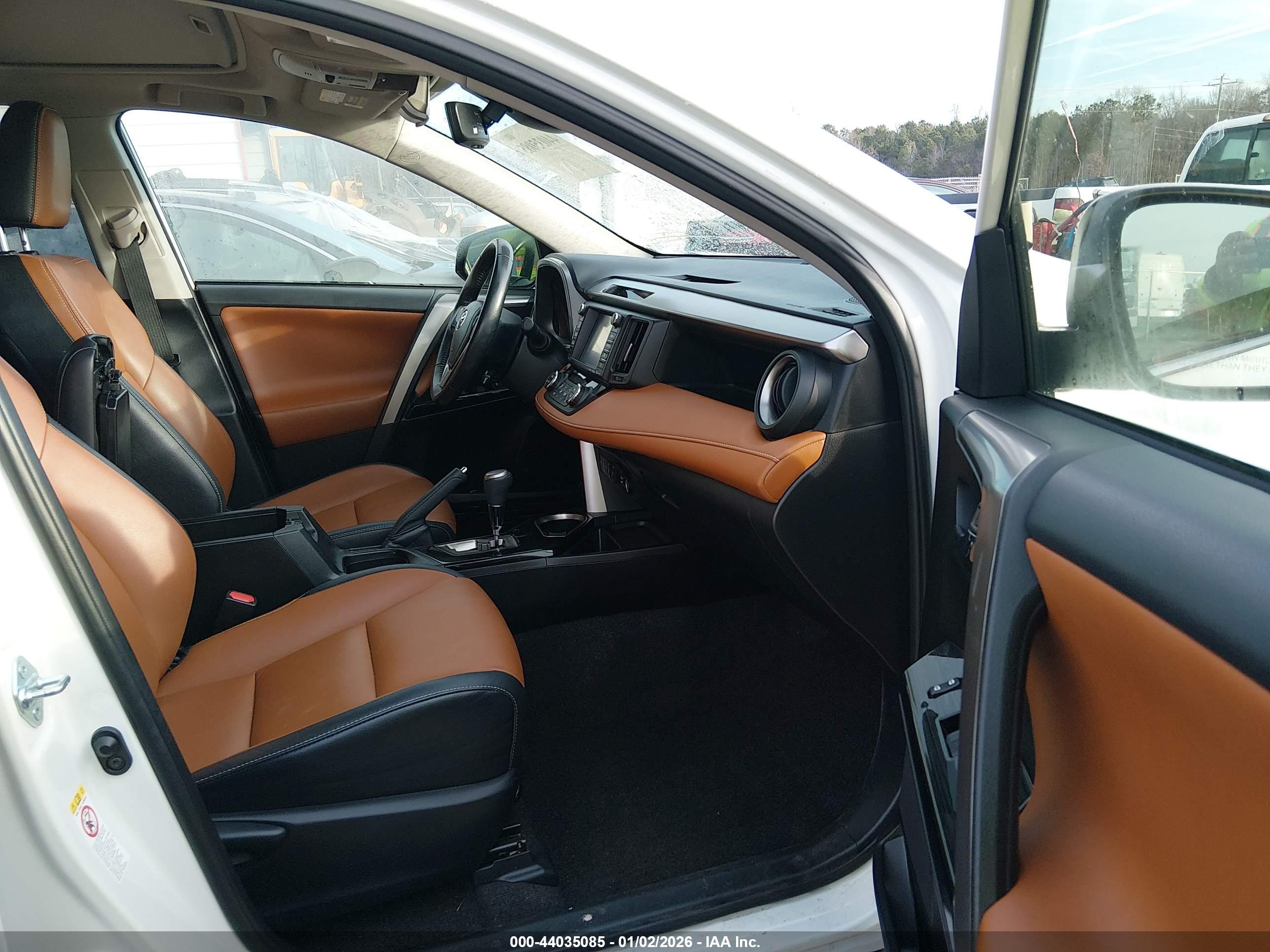 TOYOTA RAV4 image 5
