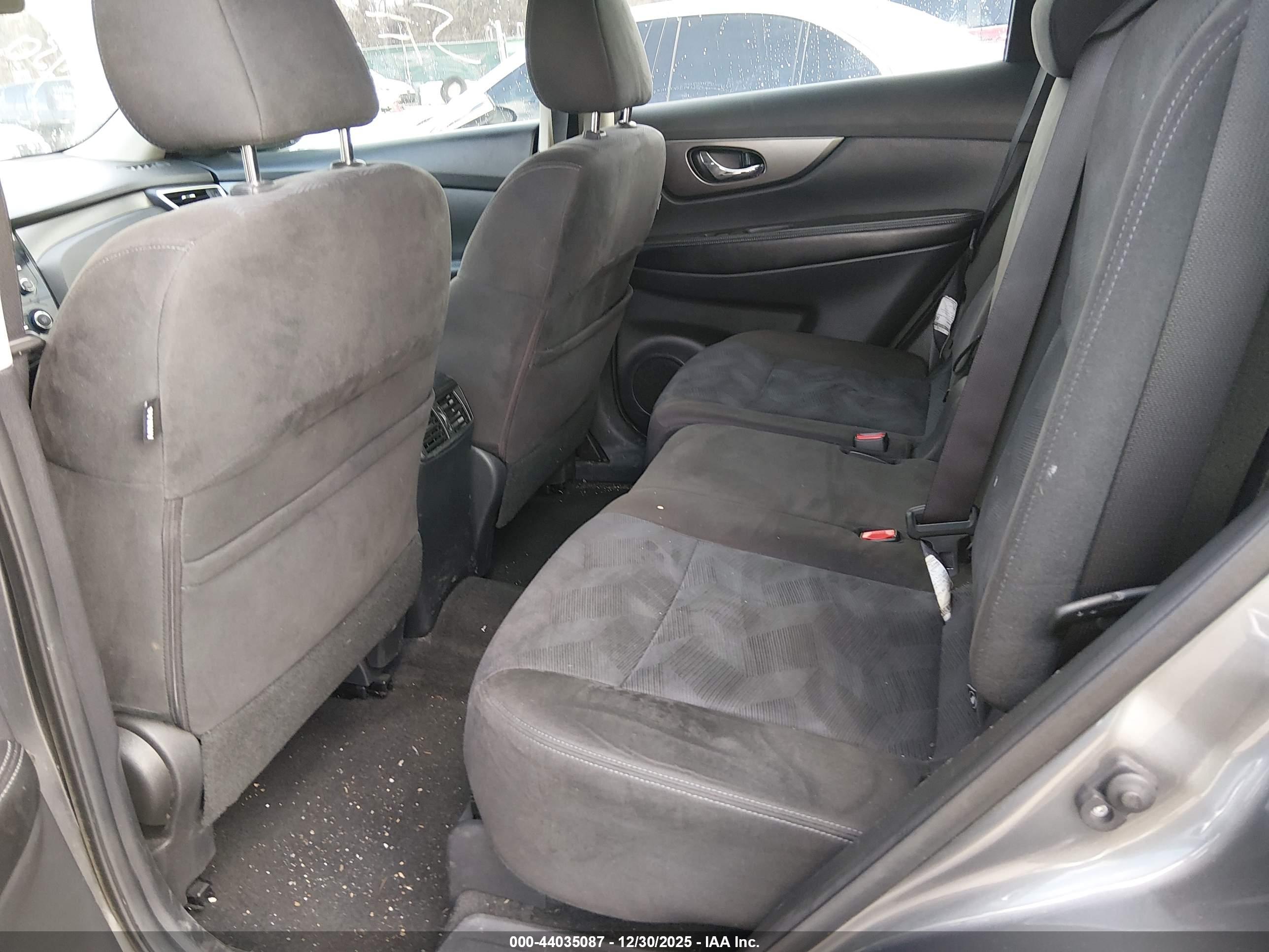 NISSAN ROGUE image 8