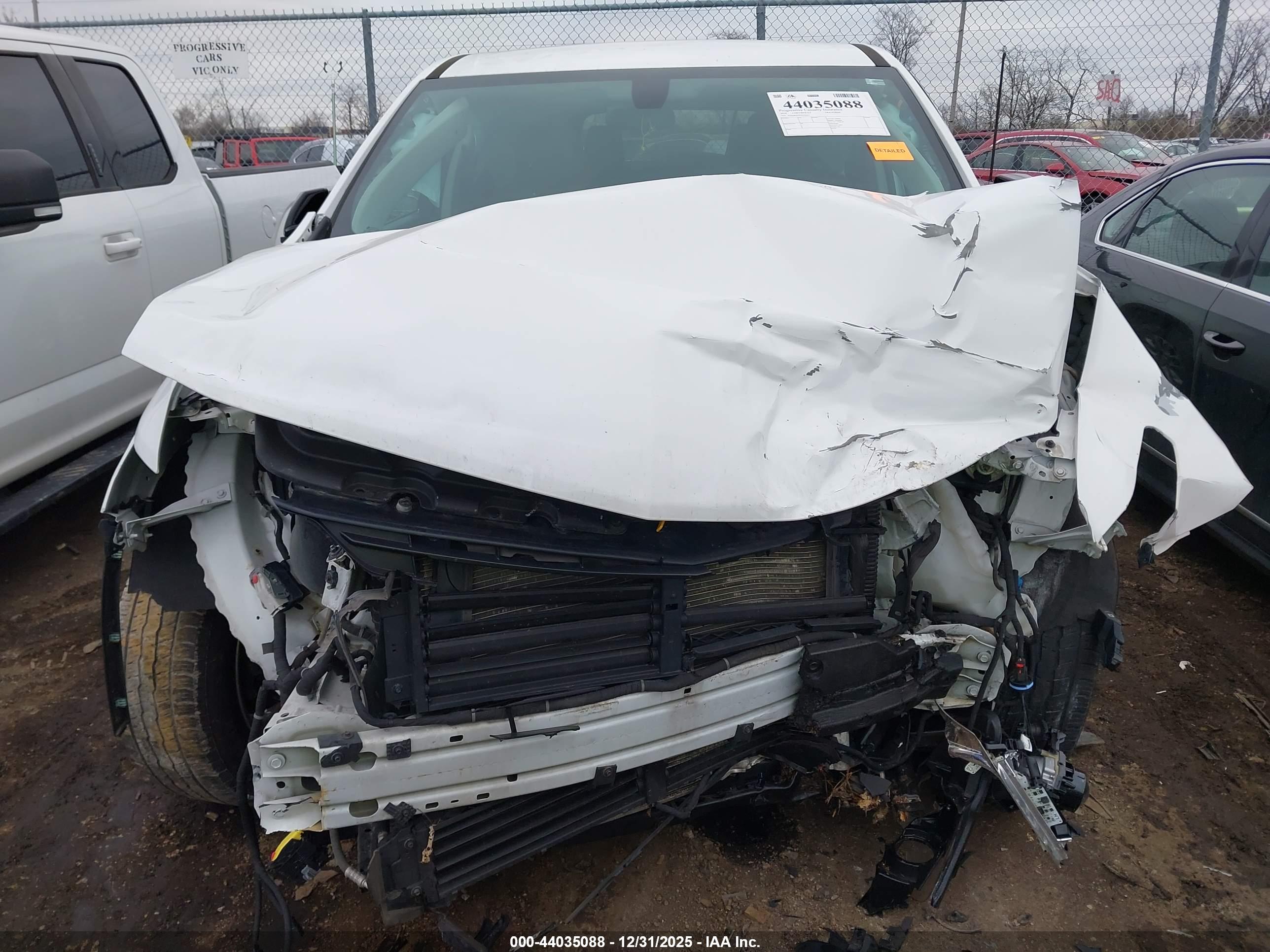 CHEVROLET TRAVERSE image 6