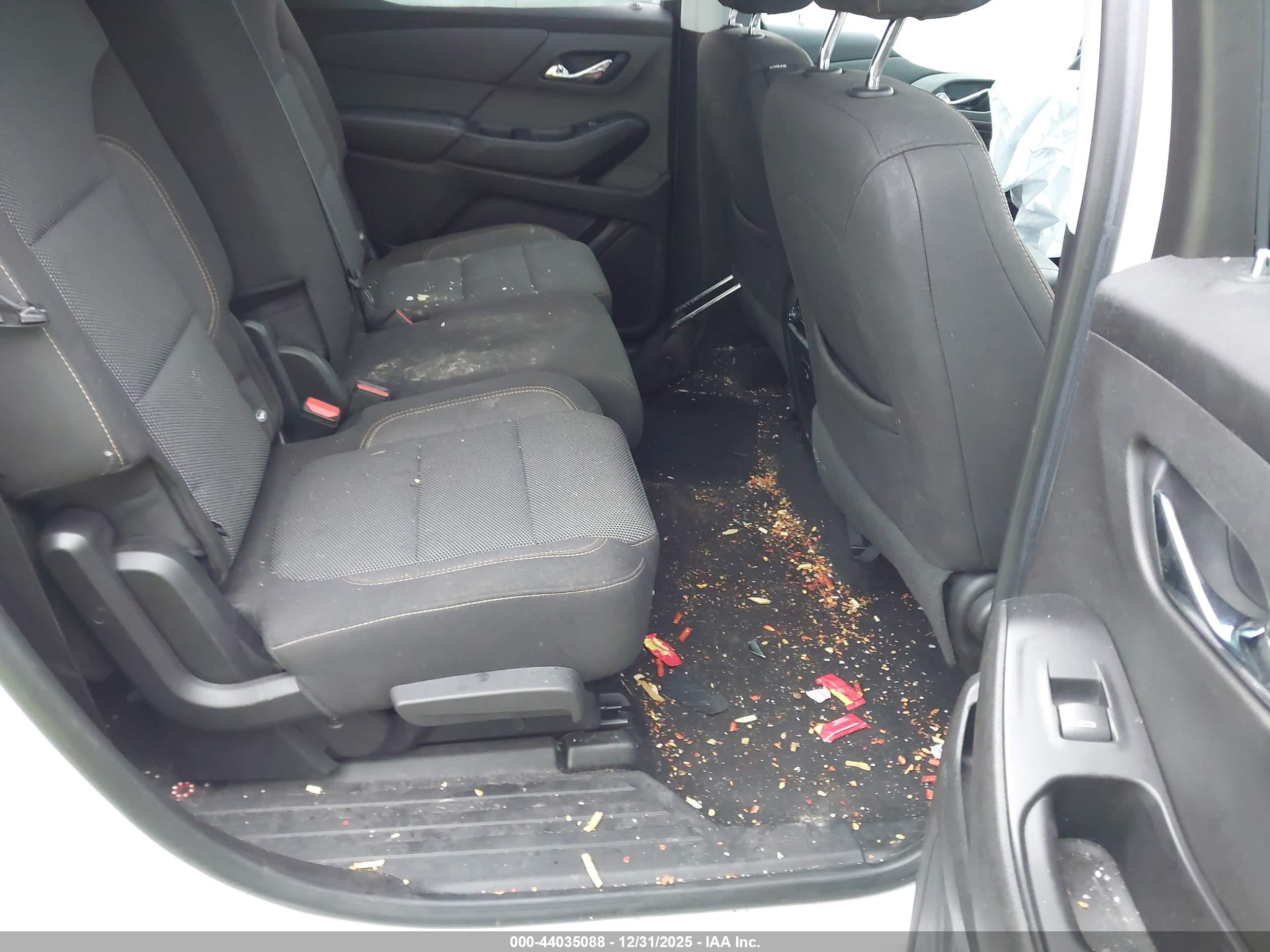CHEVROLET TRAVERSE image 8