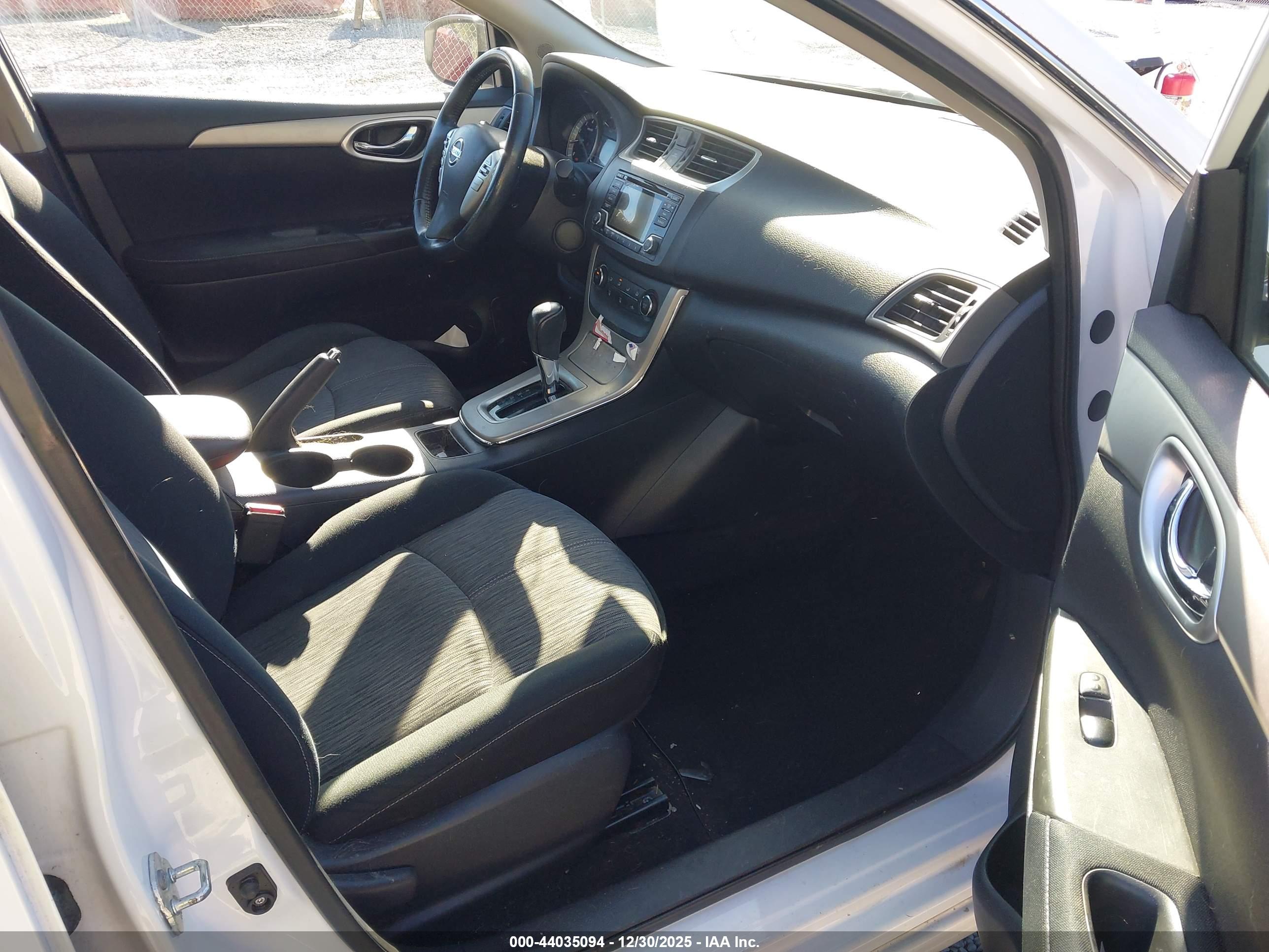 NISSAN SENTRA image 5