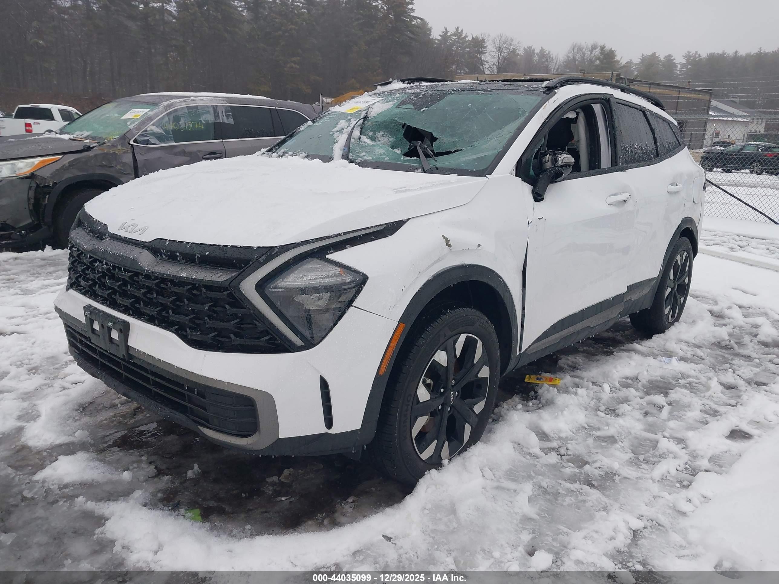 KIA SPORTAGE image 2