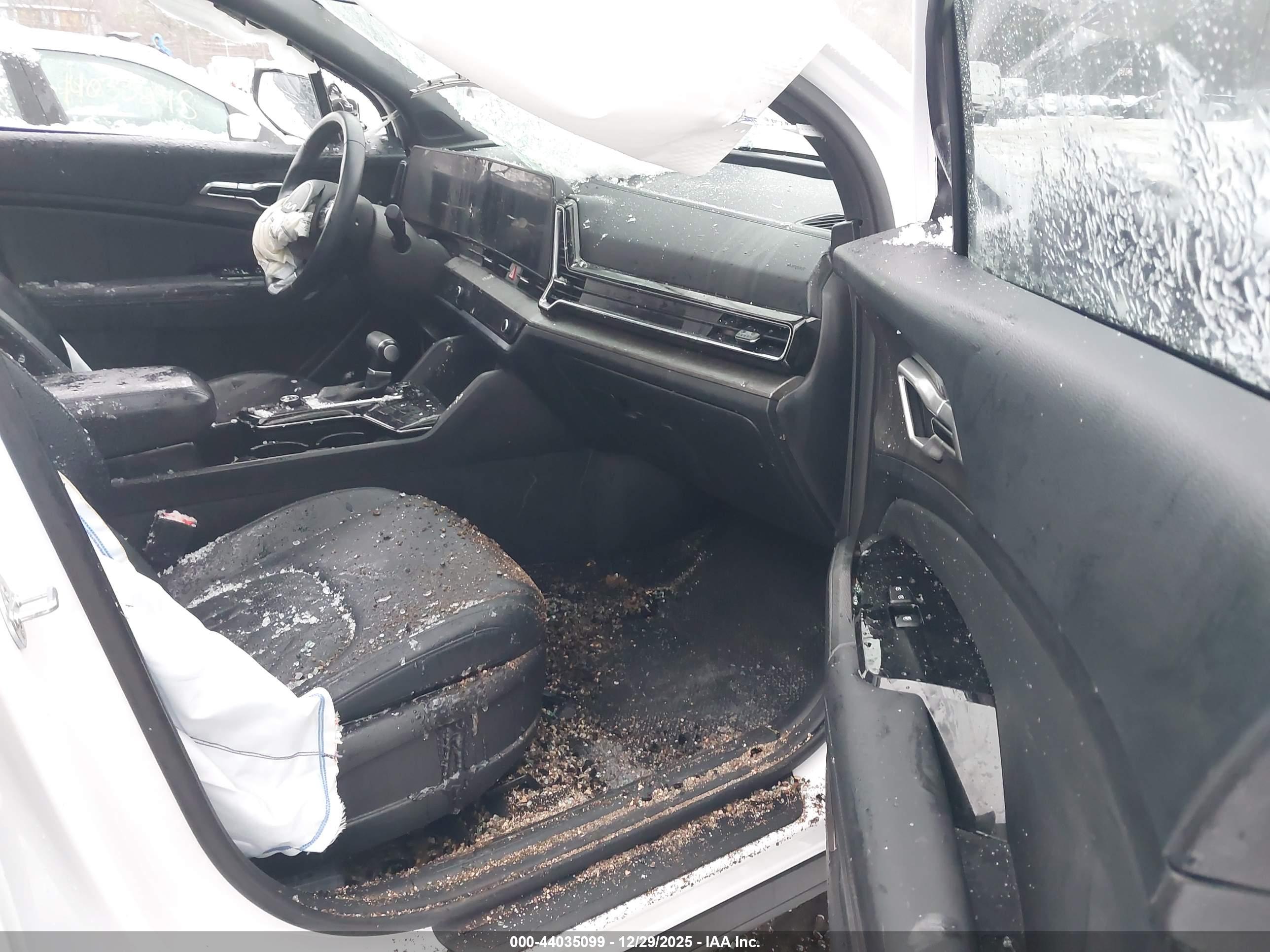 KIA SPORTAGE image 5
