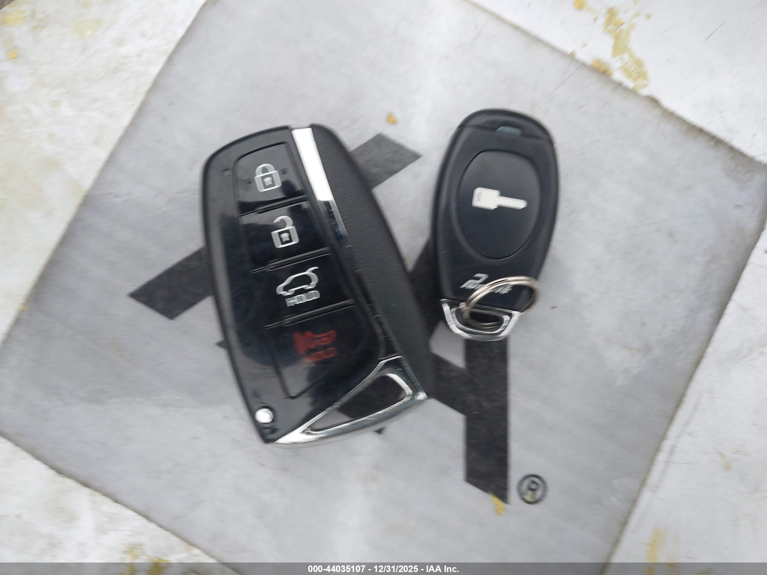 HYUNDAI SANTA image 11