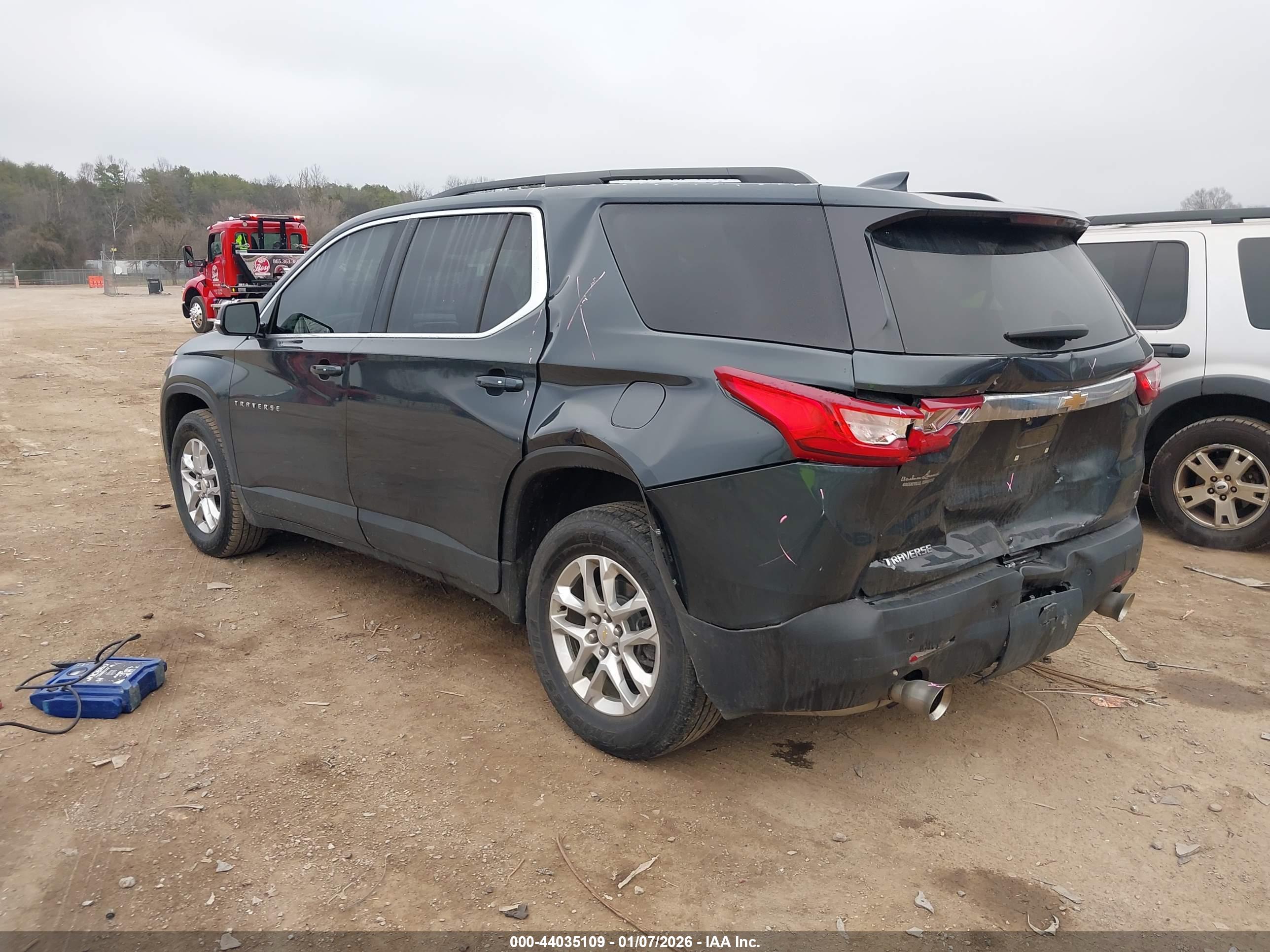 CHEVROLET TRAVERSE image 3