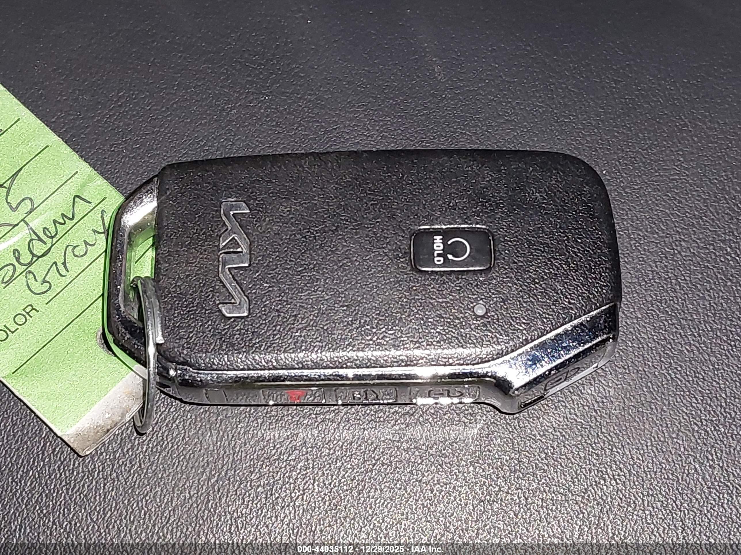 KIA K5 image 11