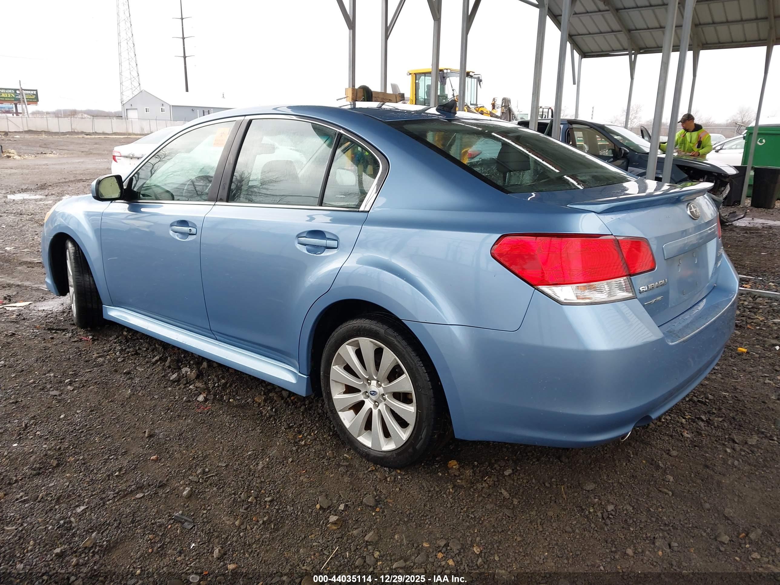 SUBARU LEGACY image 3