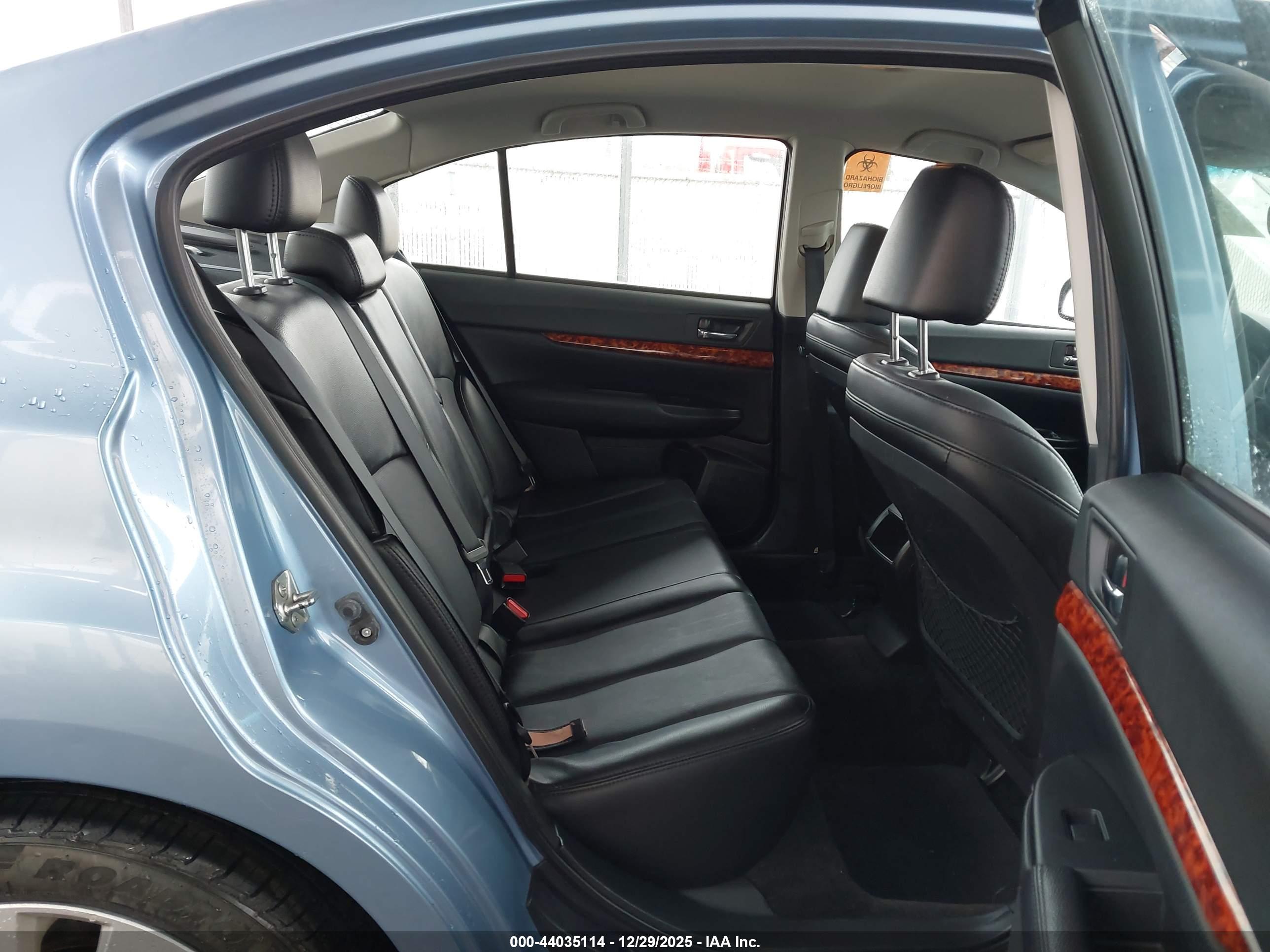 SUBARU LEGACY image 8