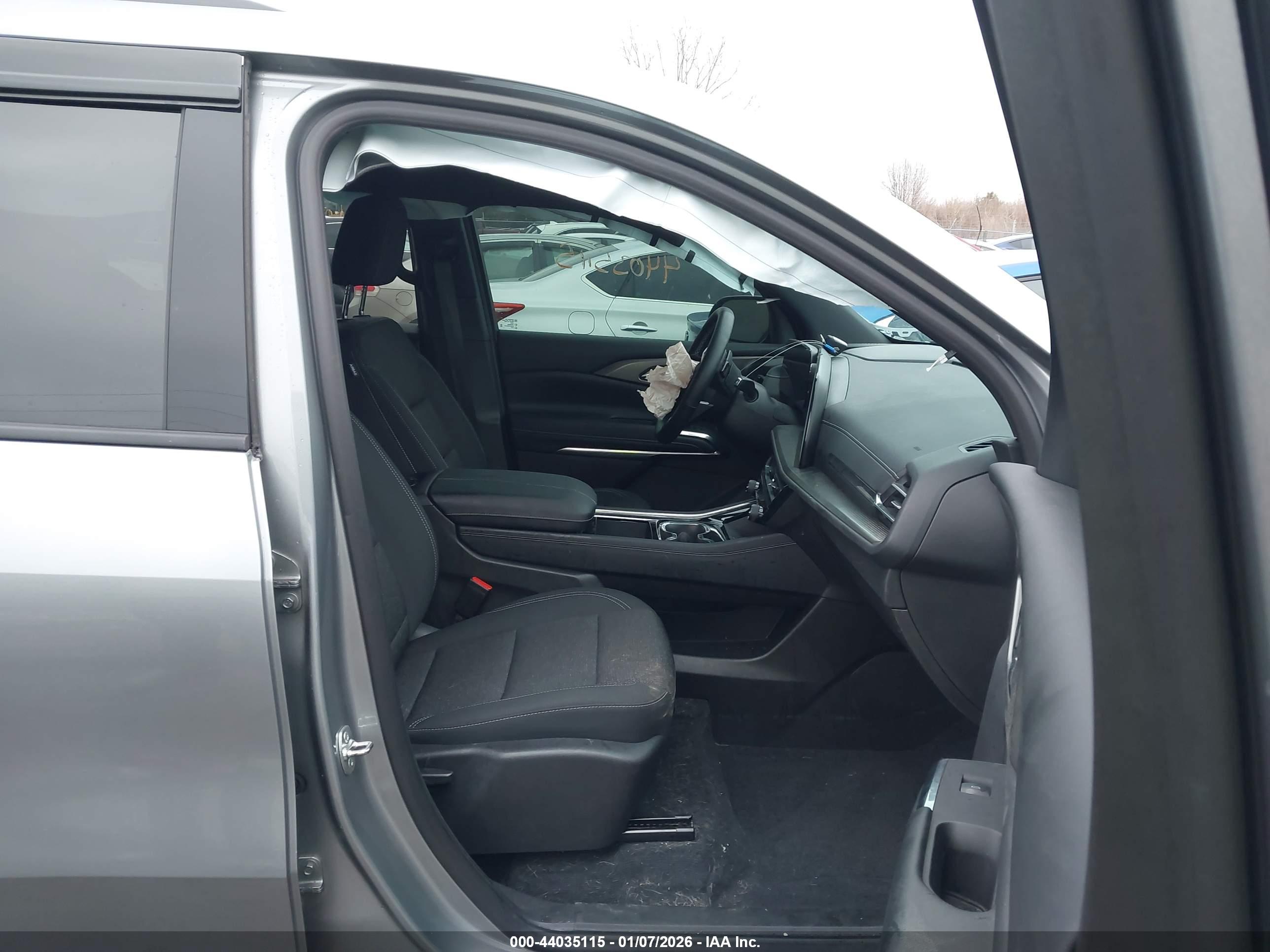 CHEVROLET TRAVERSE image 5