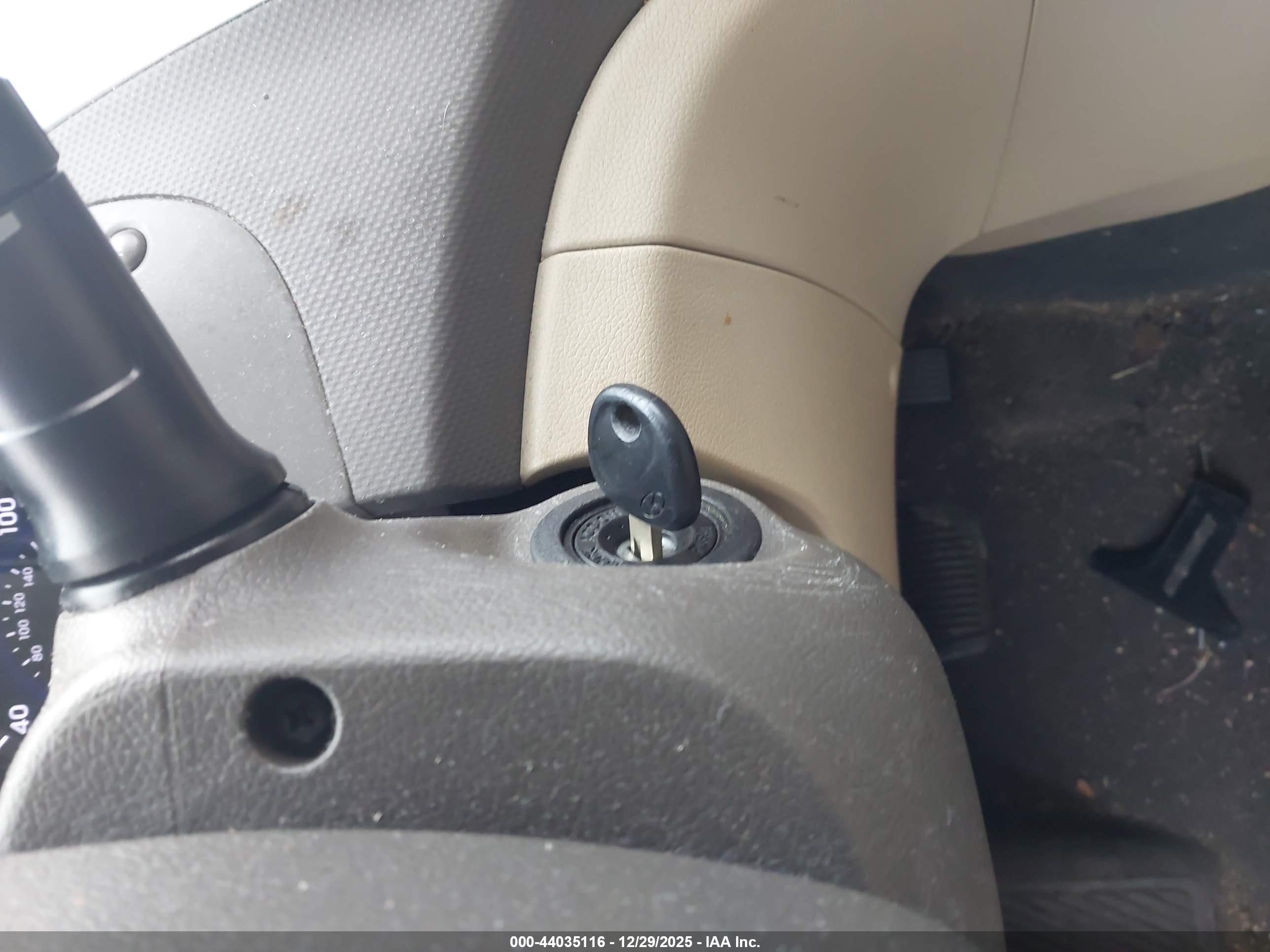 HYUNDAI ACCENT image 11