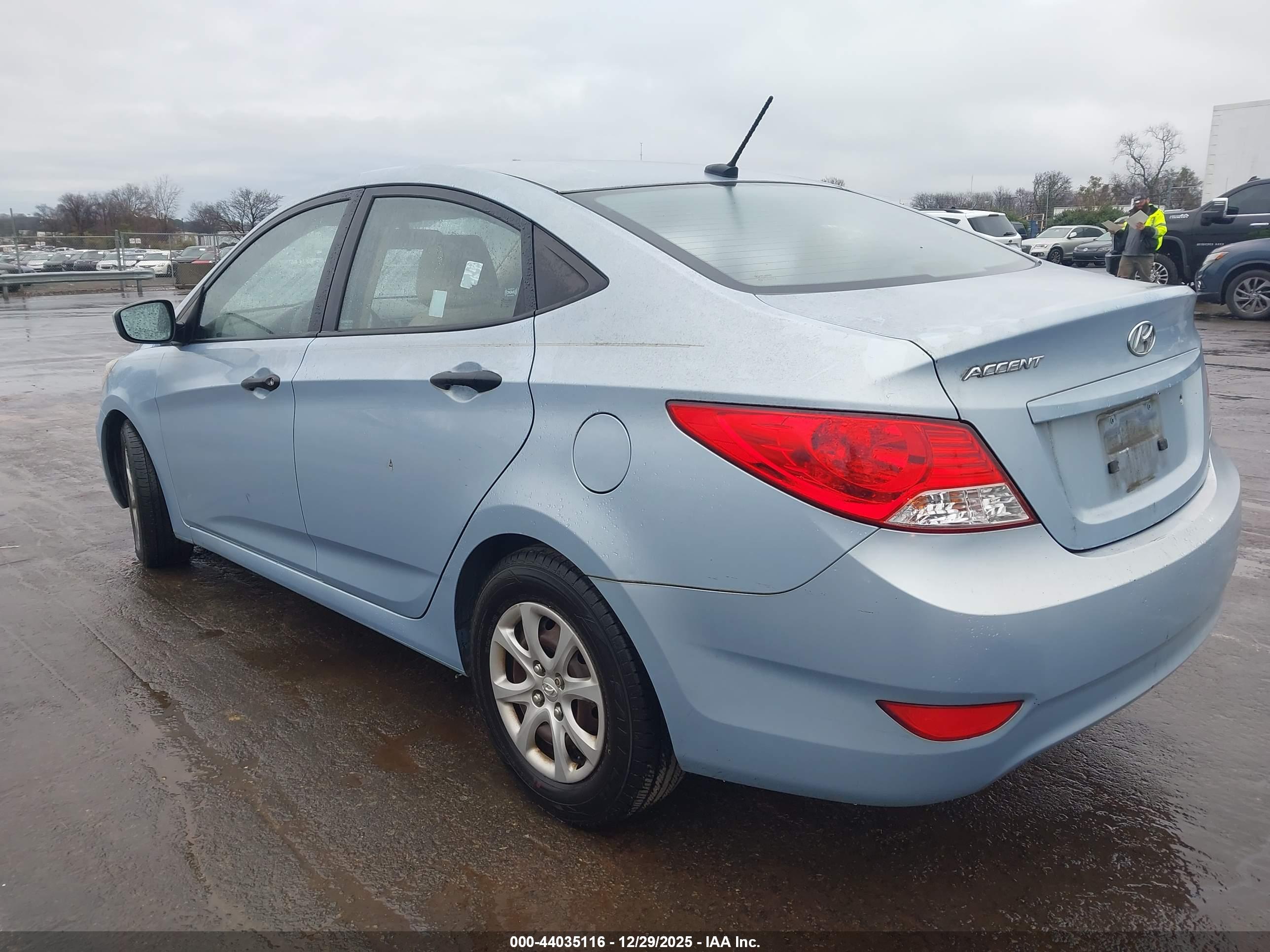 HYUNDAI ACCENT image 3