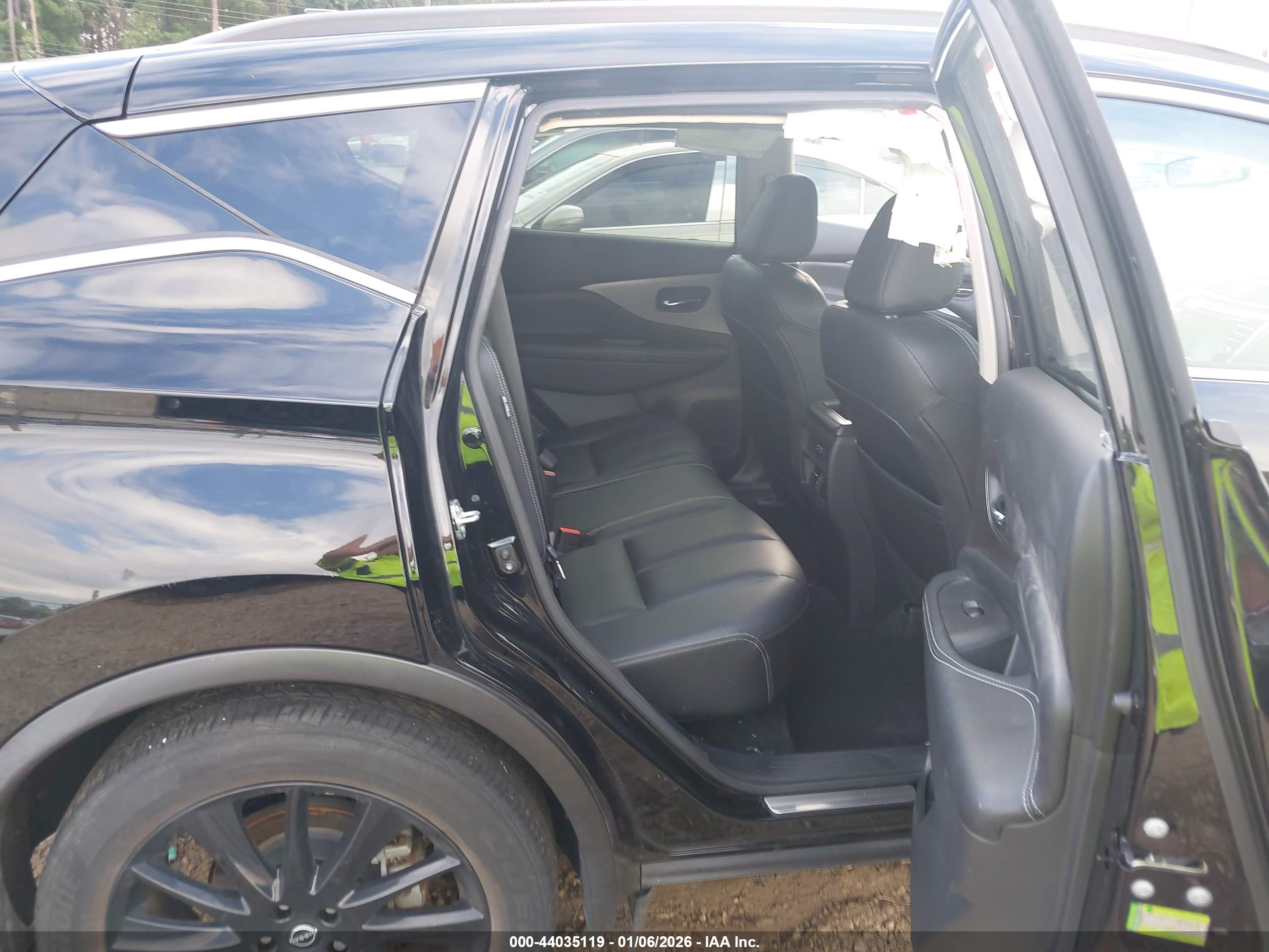 NISSAN MURANO image 8