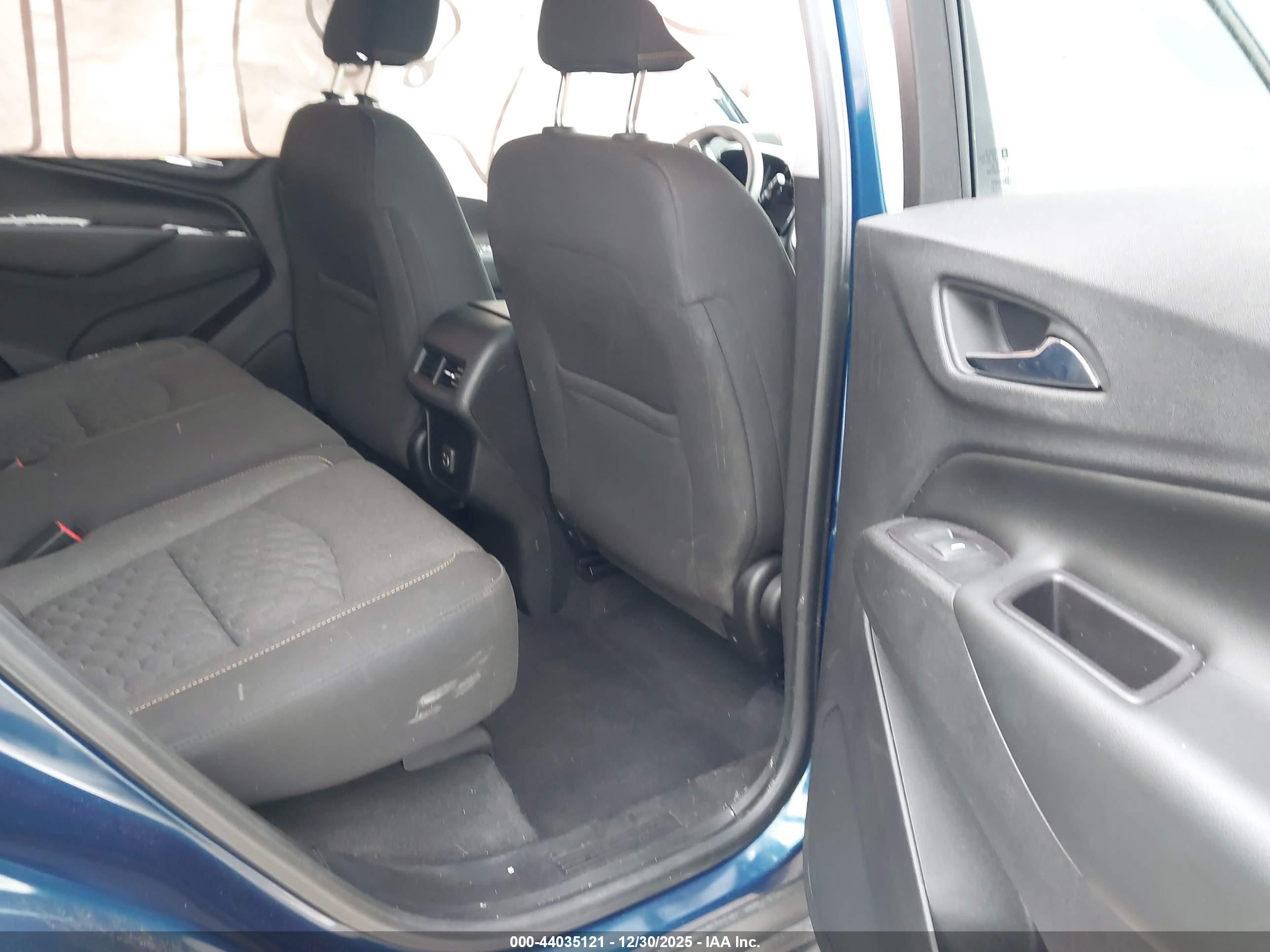 CHEVROLET EQUINOX image 8