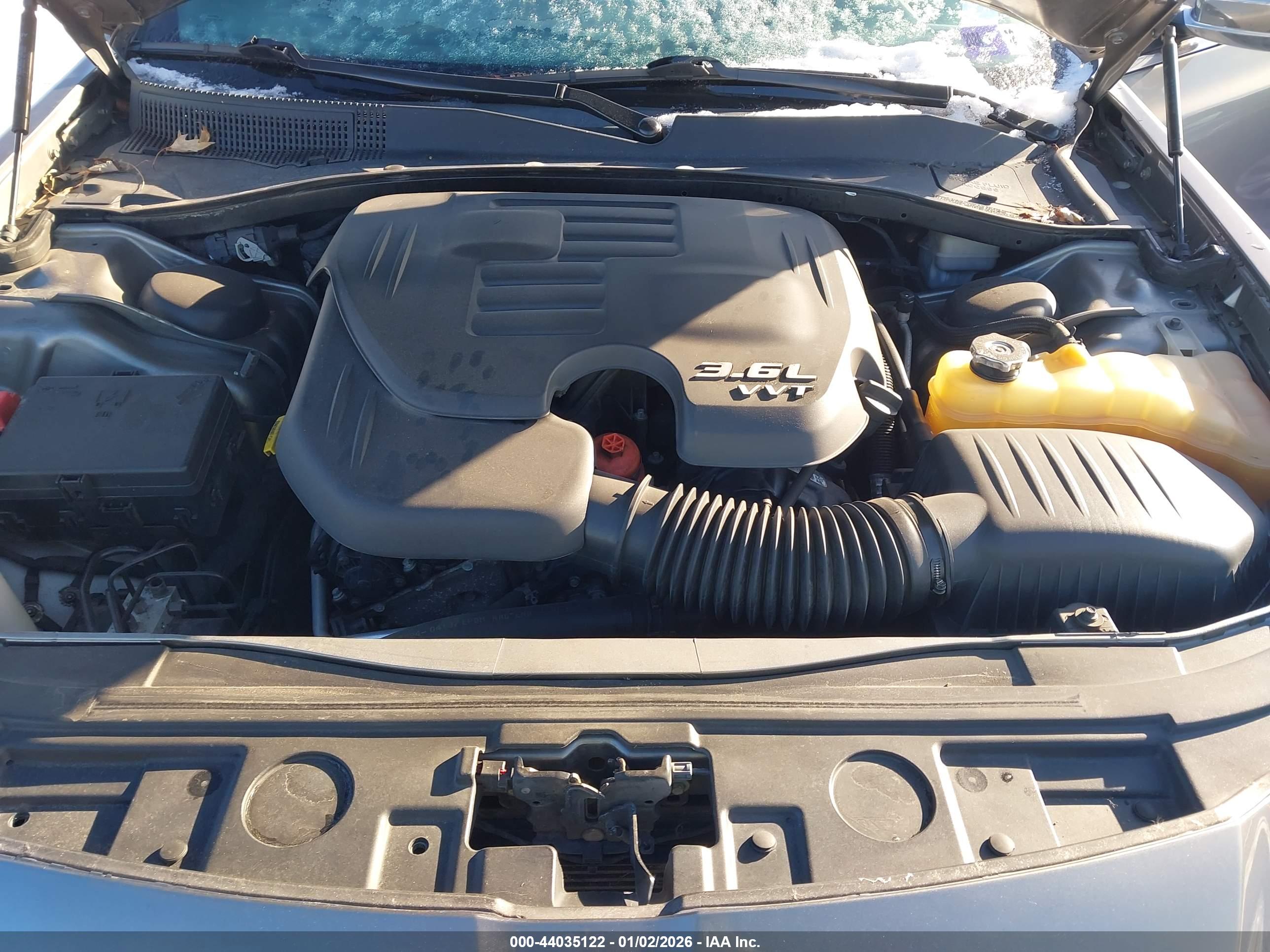 CHRYSLER 300 image 10