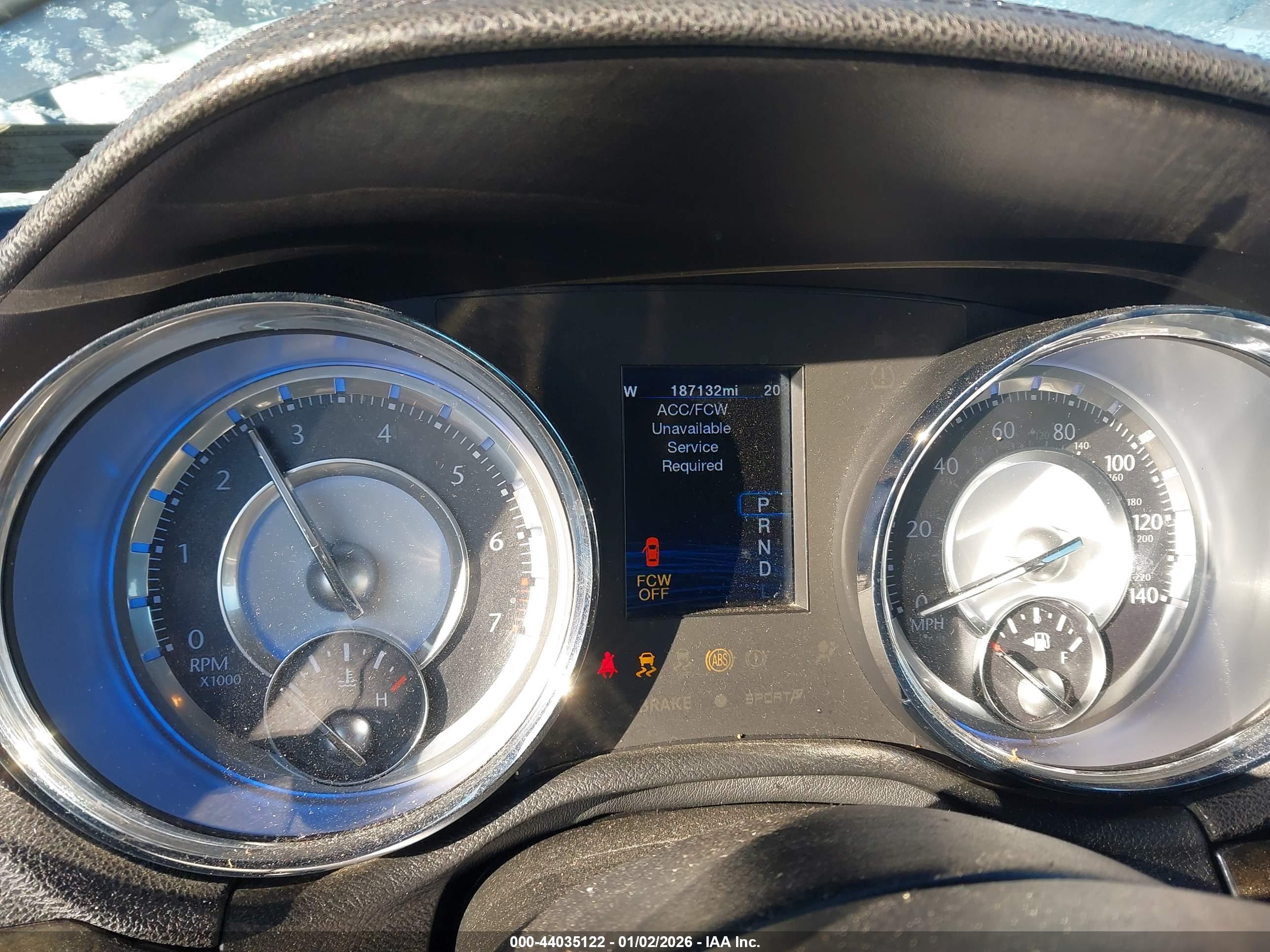 CHRYSLER 300 image 7