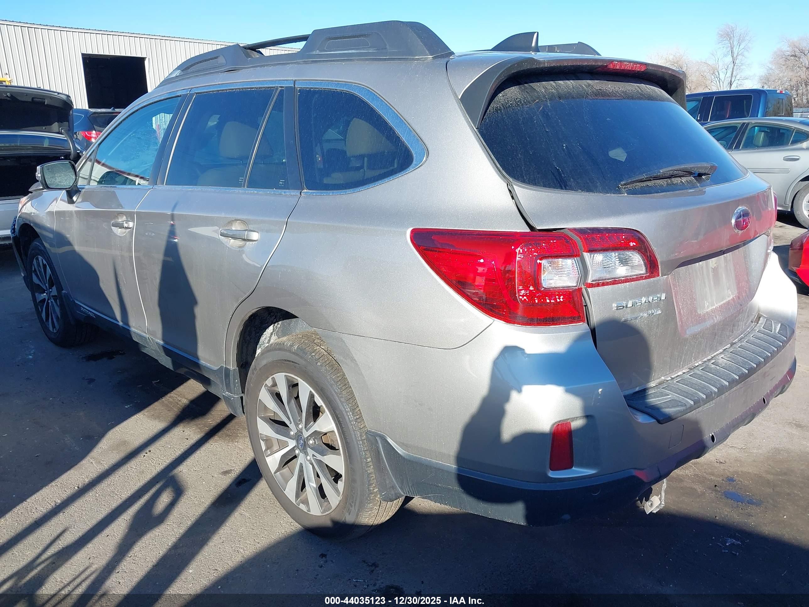 SUBARU OUTBACK image 3