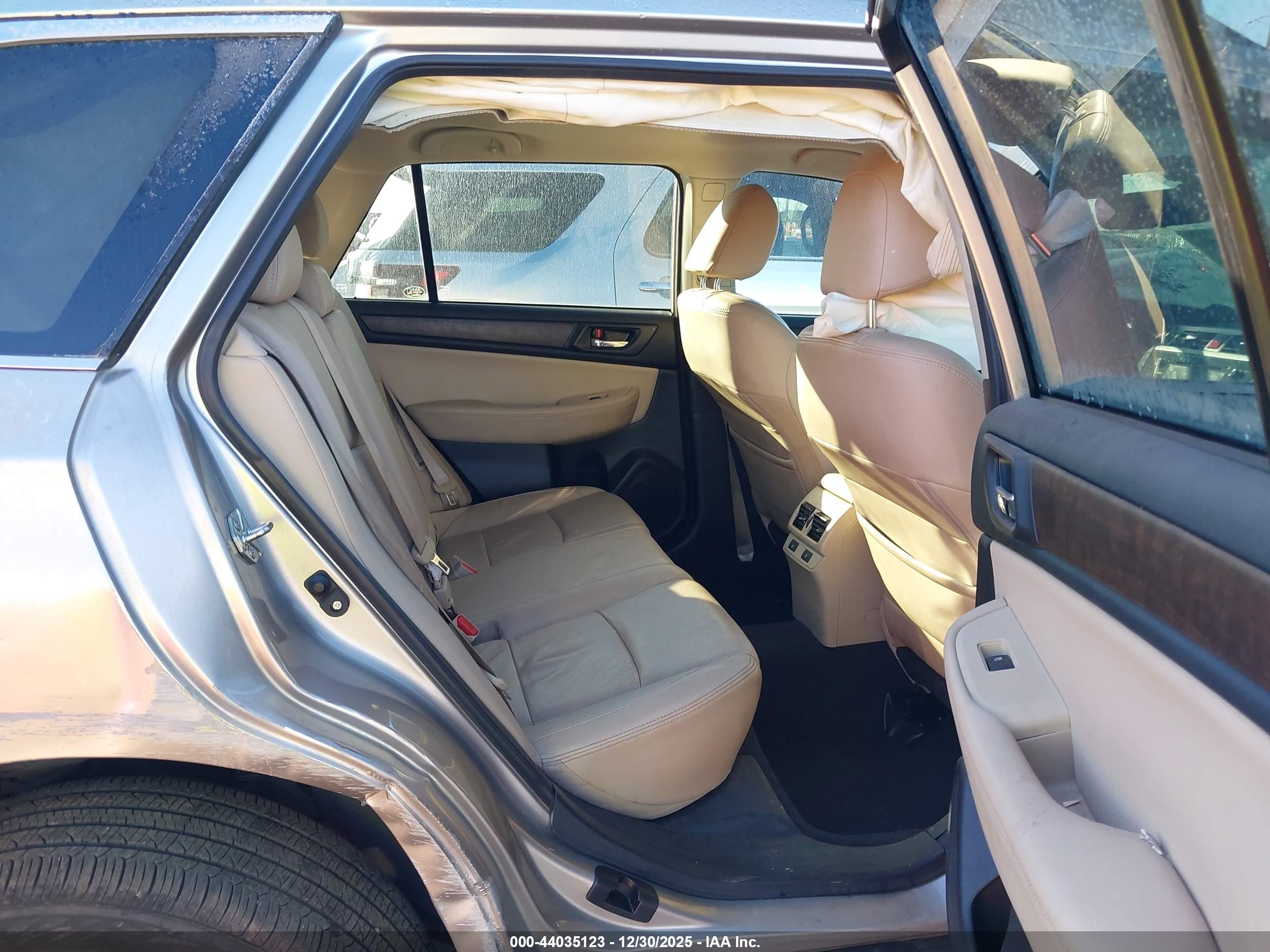 SUBARU OUTBACK image 8
