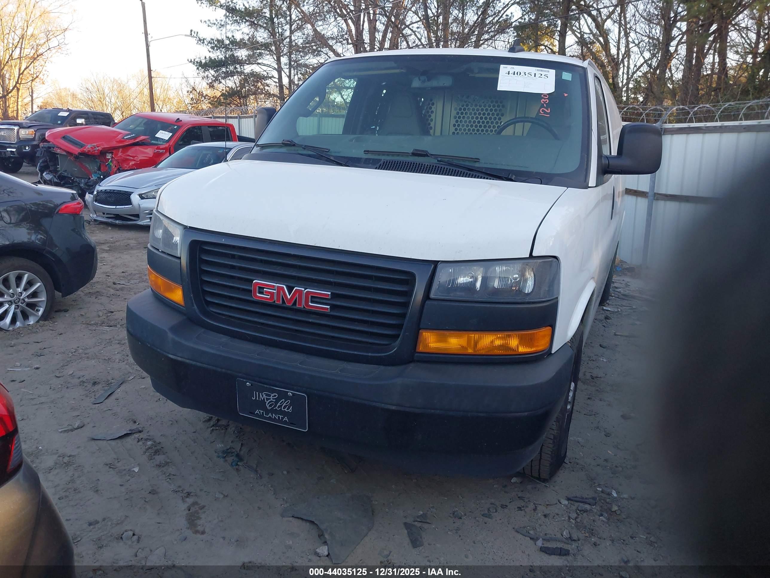 GMC SAVANA image 2