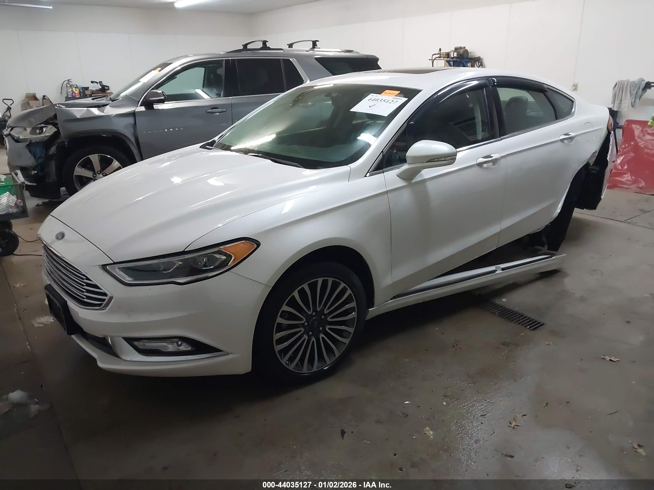 FORD FUSION image 2