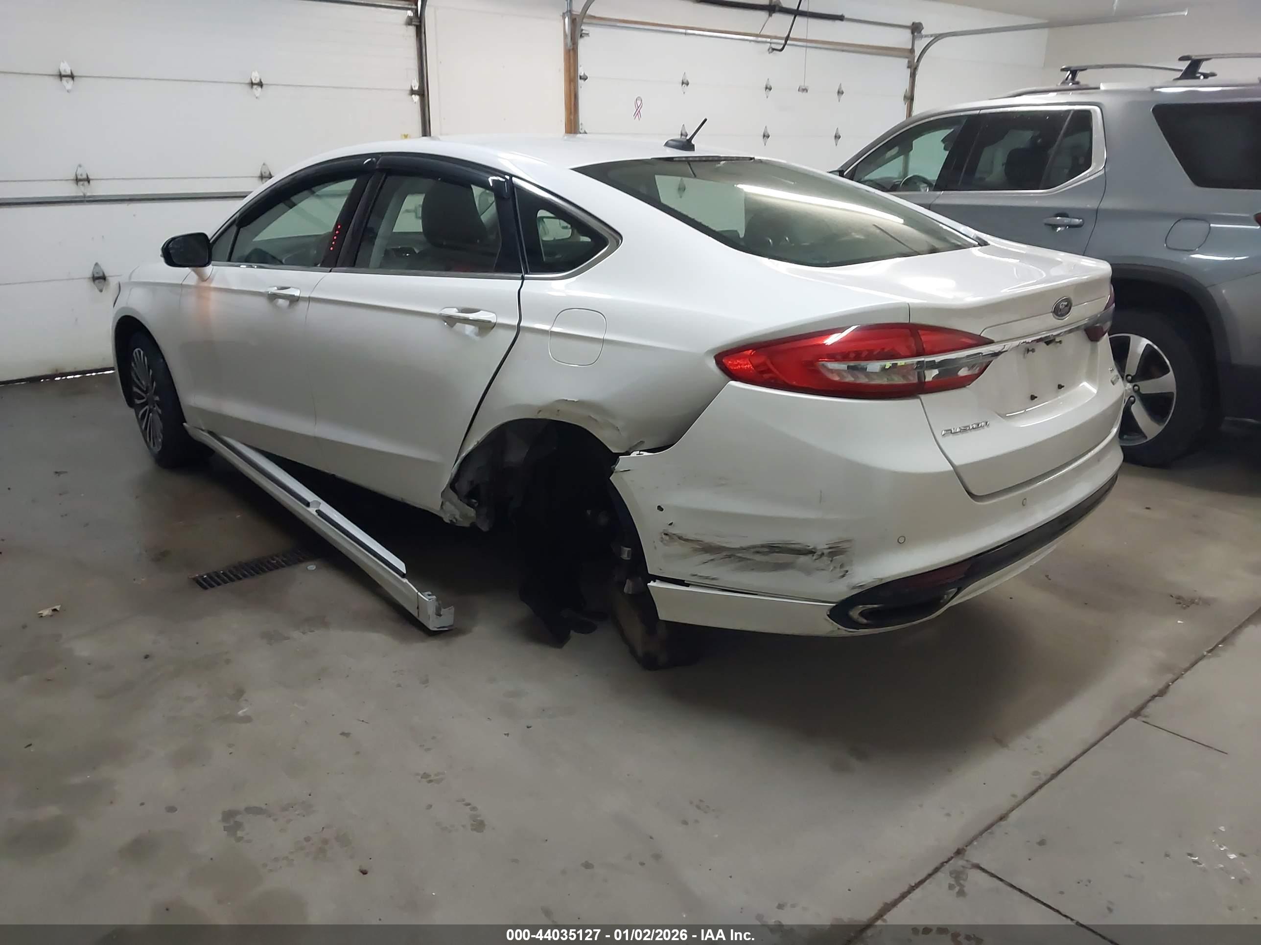 FORD FUSION image 3