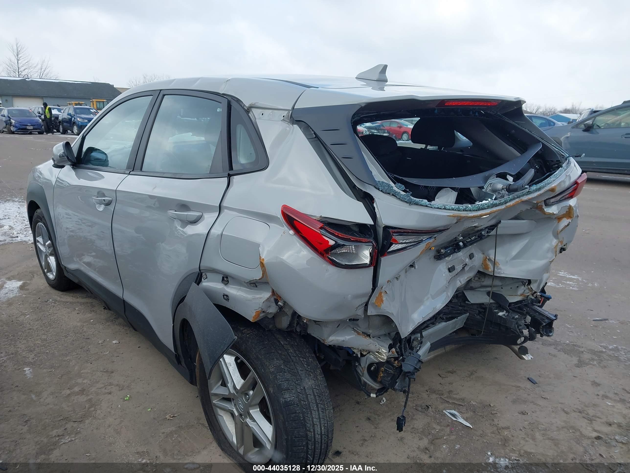 HYUNDAI KONA image 3