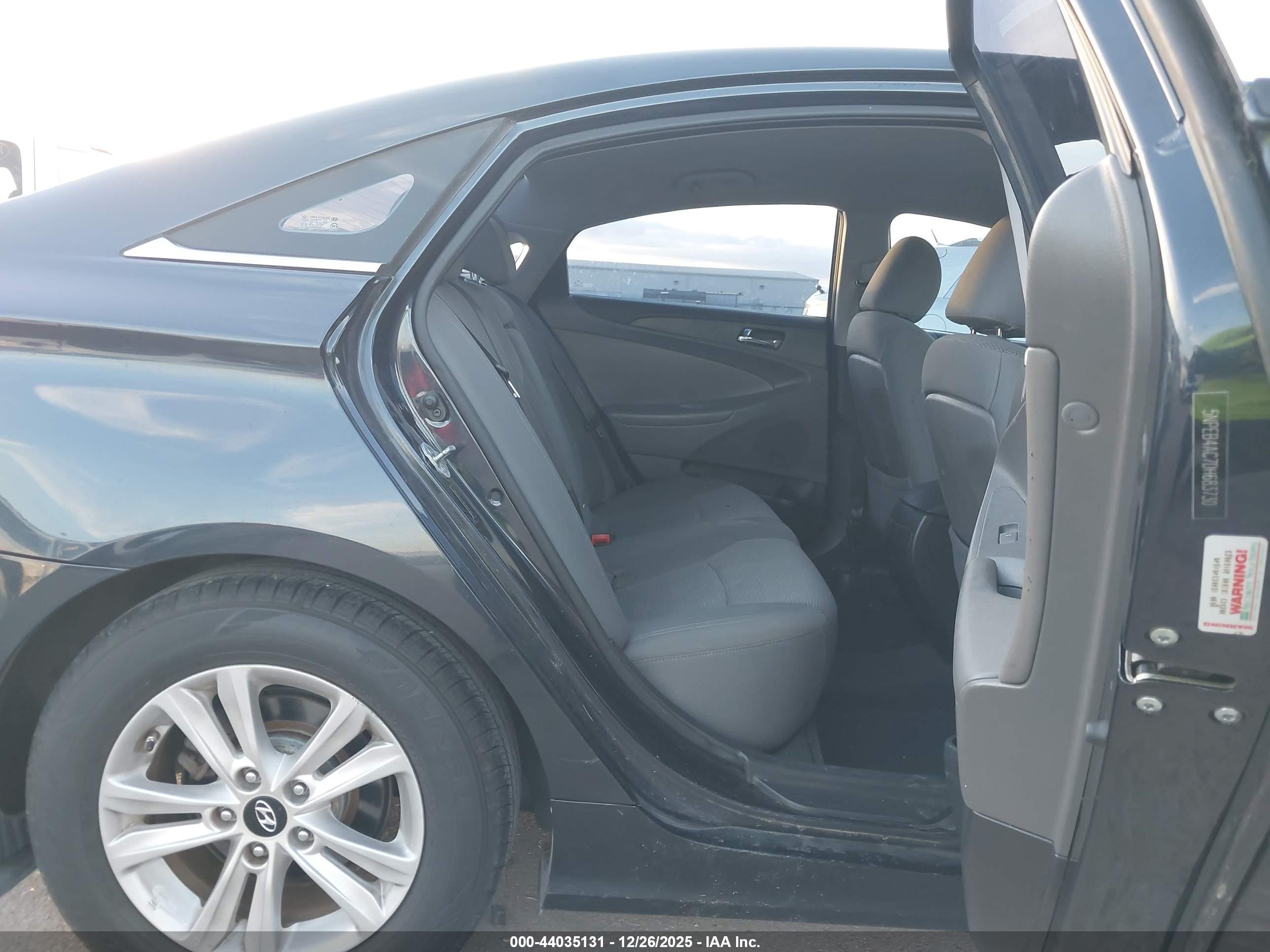 HYUNDAI SONATA image 8