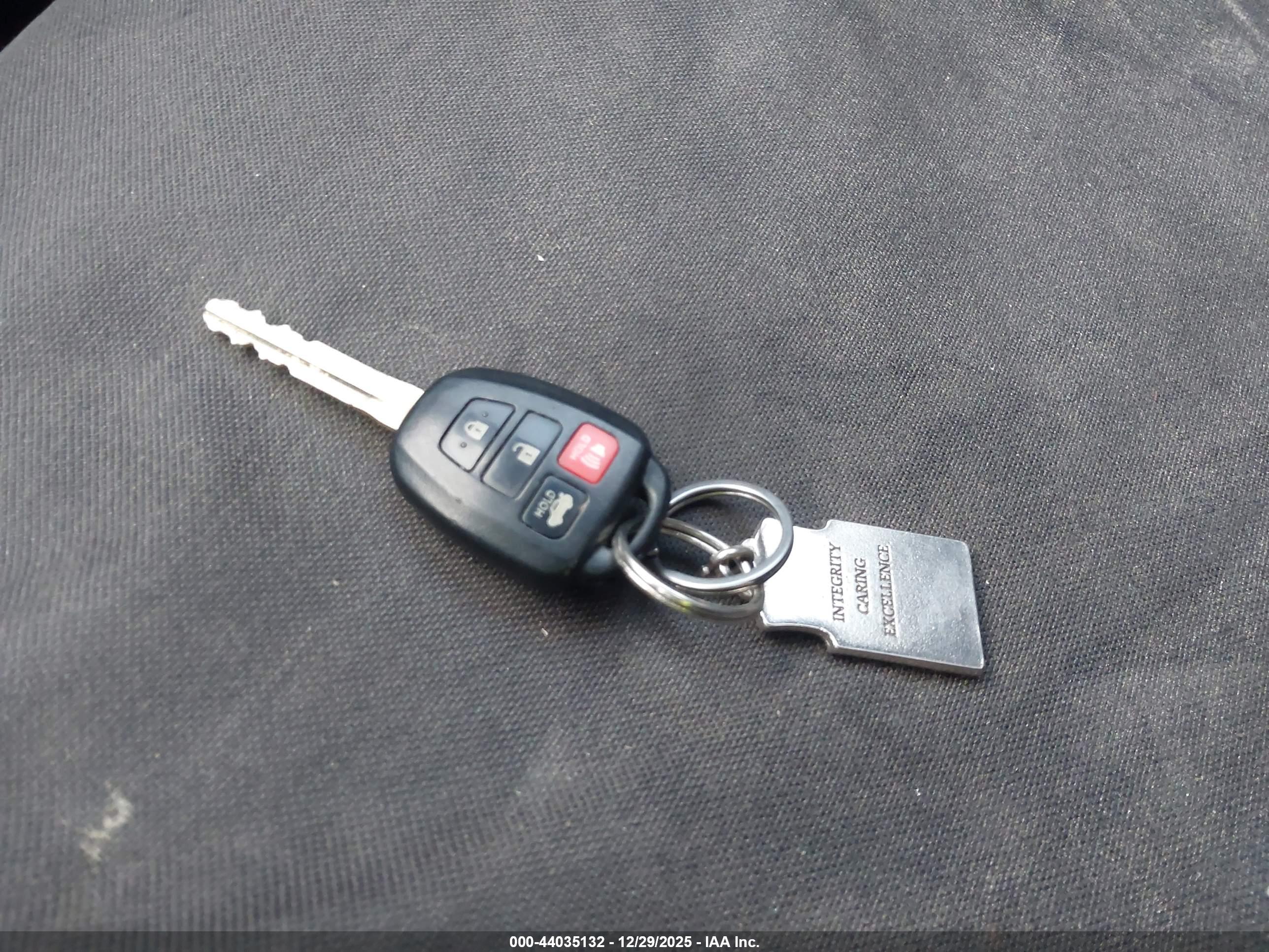 TOYOTA COROLLA image 11