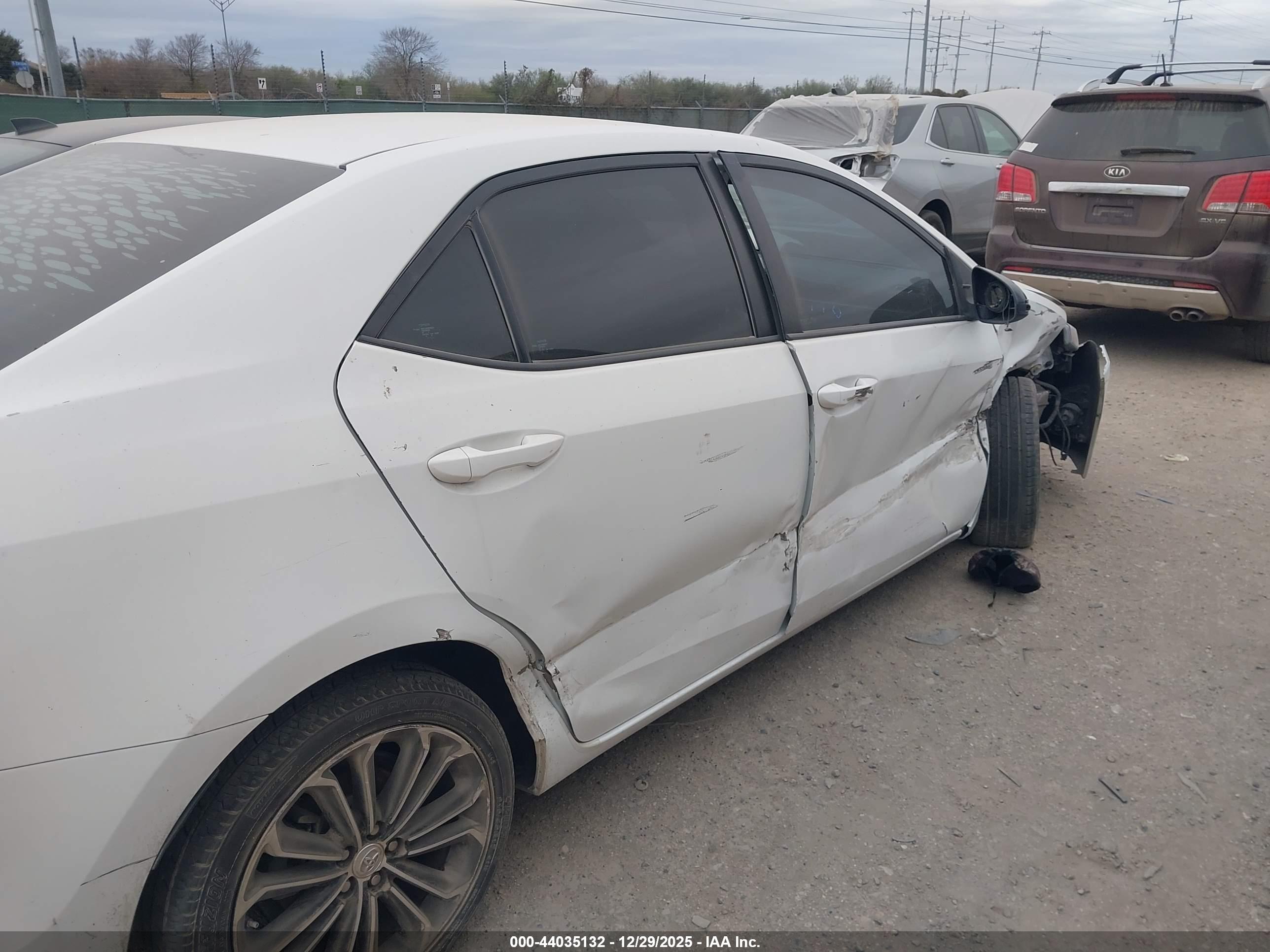 TOYOTA COROLLA image 6