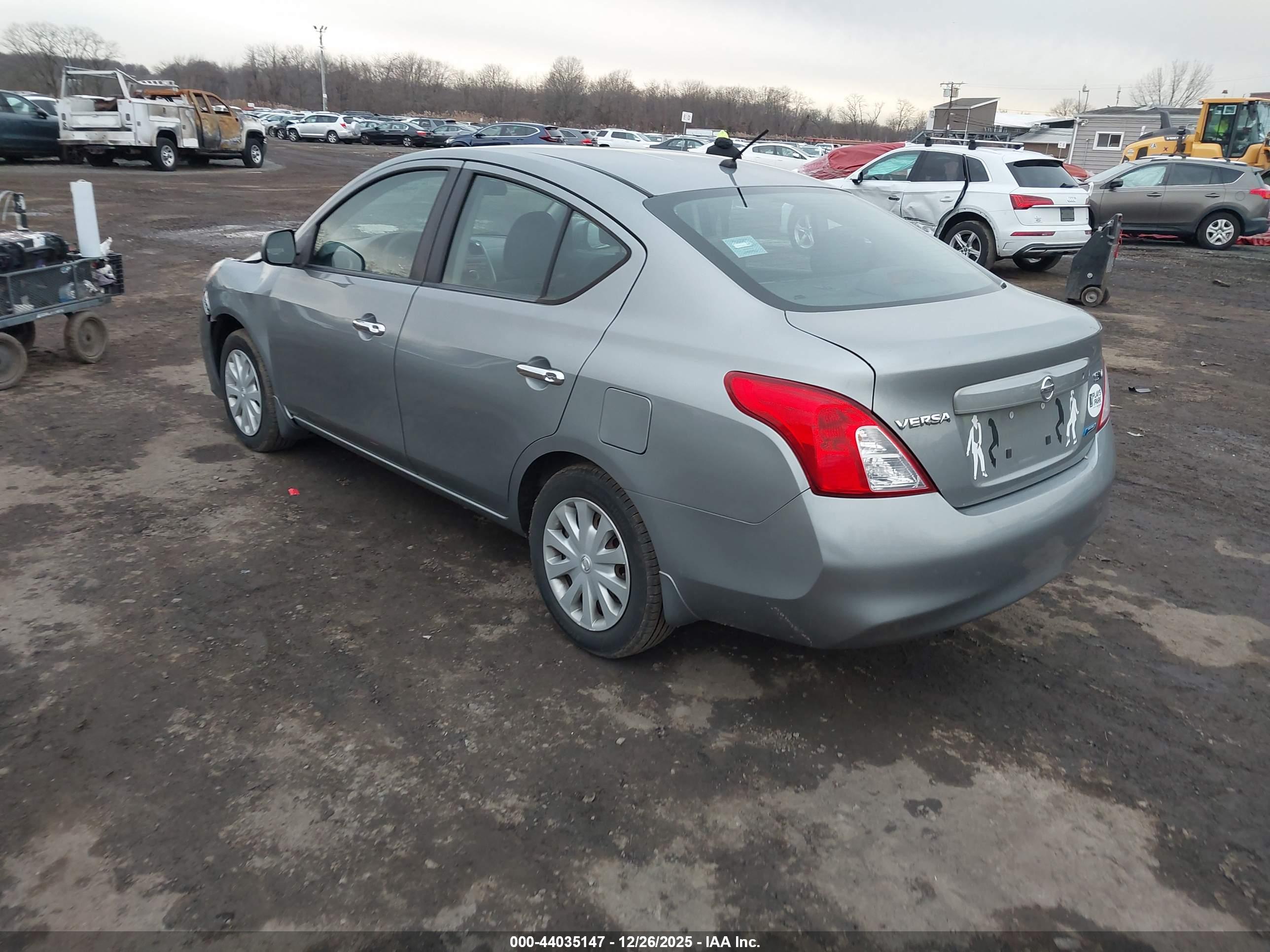 NISSAN VERSA image 3