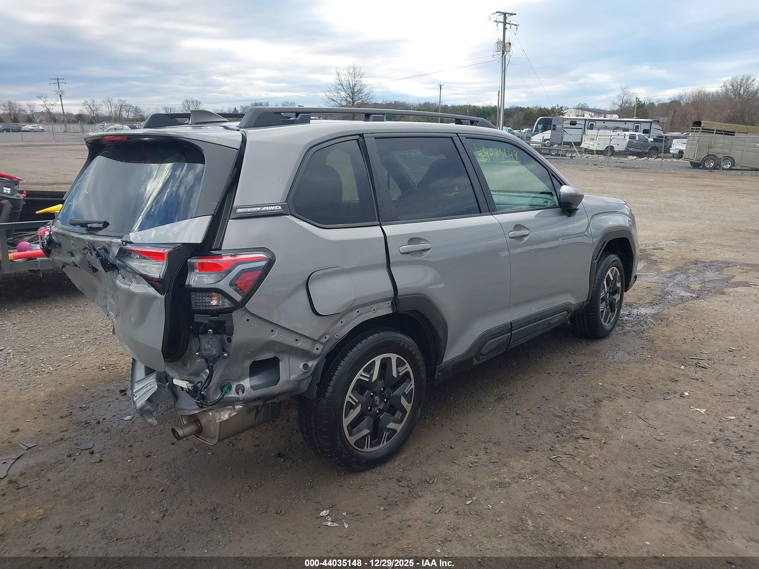 SUBARU FORESTER image 4