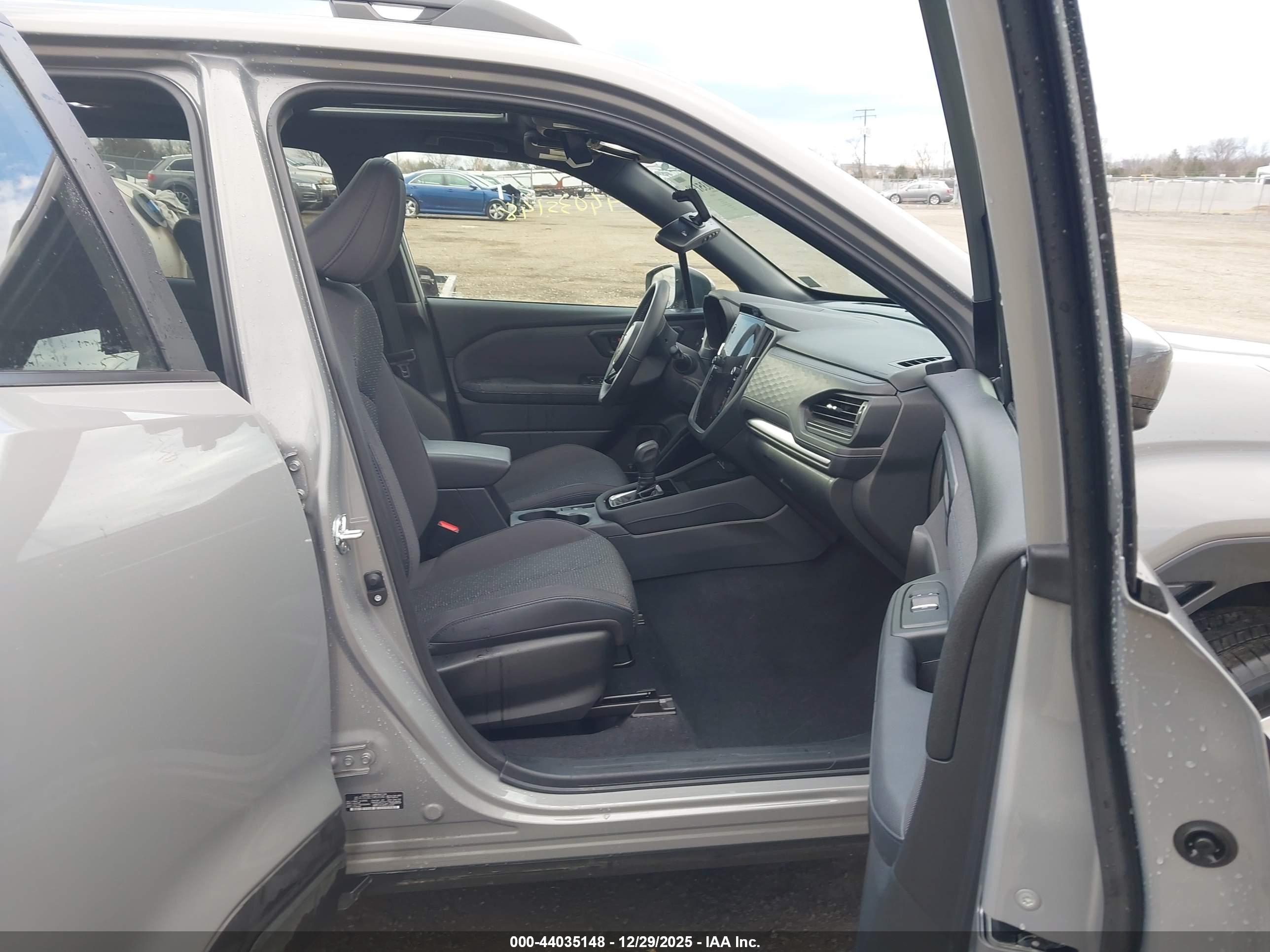 SUBARU FORESTER image 5