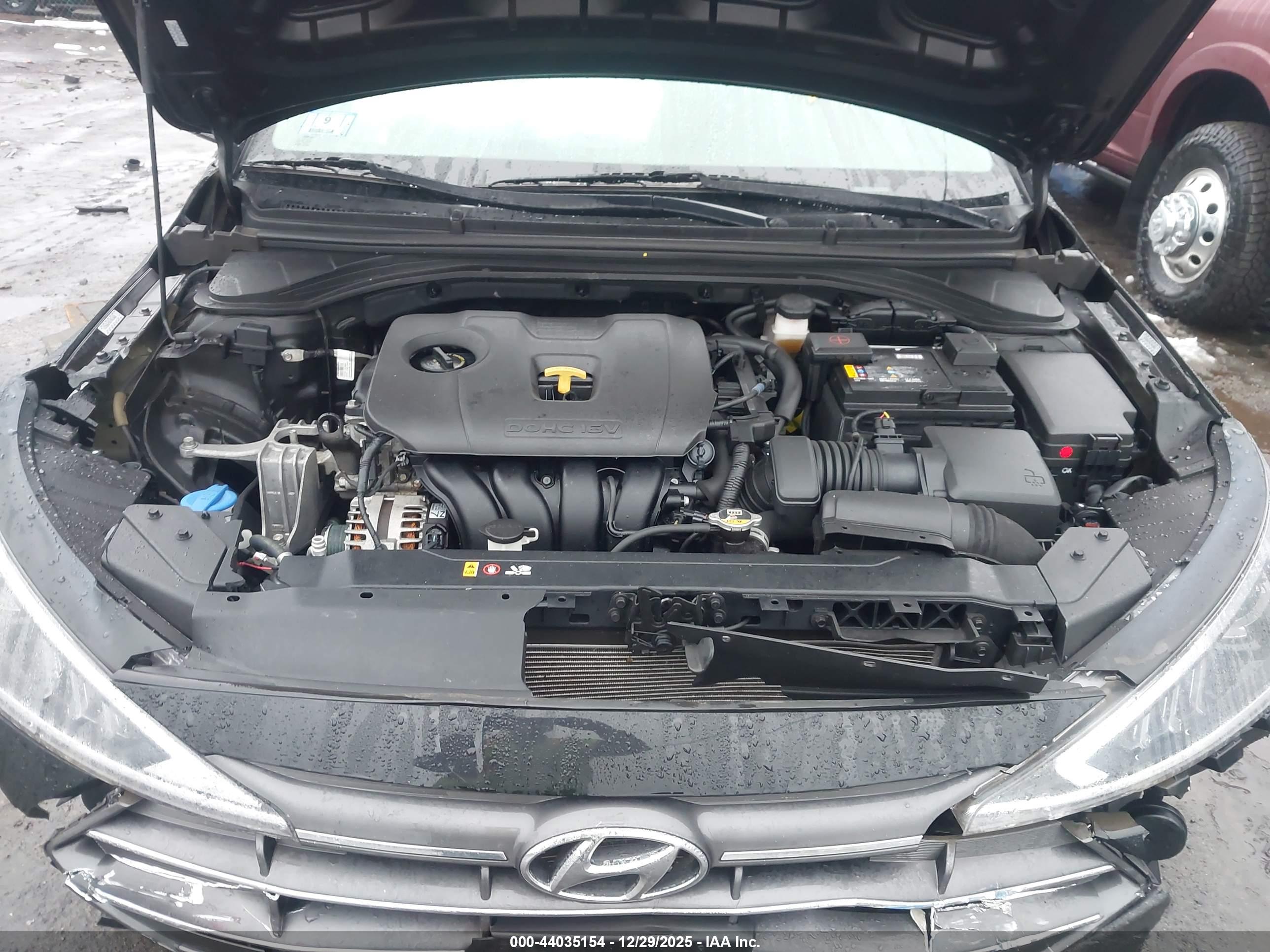 HYUNDAI ELANTRA image 10