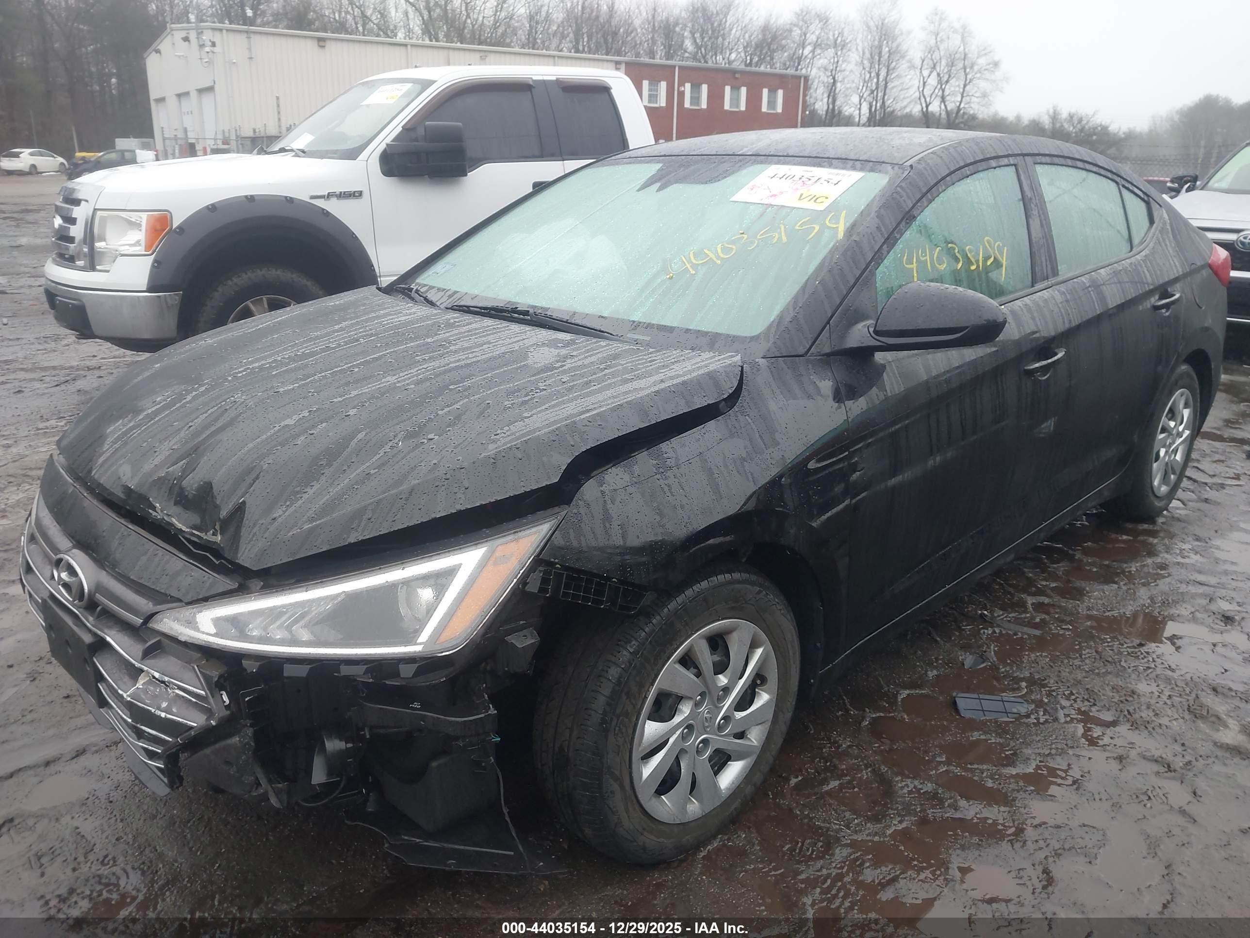HYUNDAI ELANTRA image 2