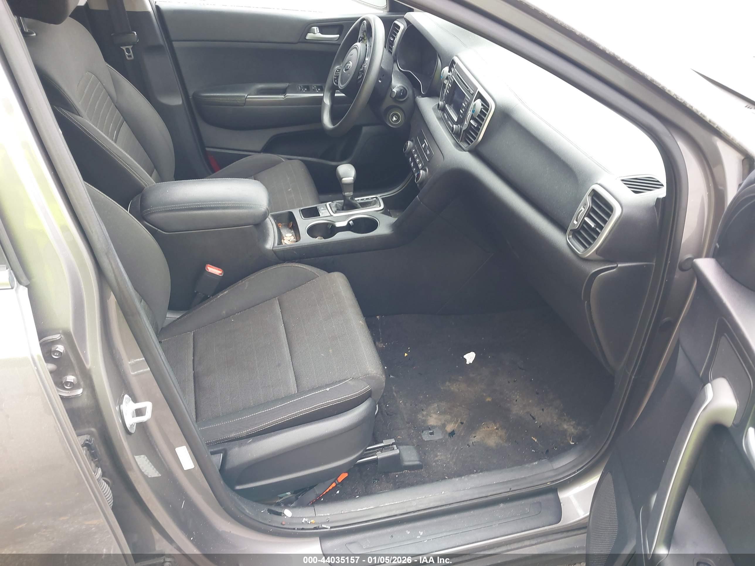 KIA SPORTAGE image 5