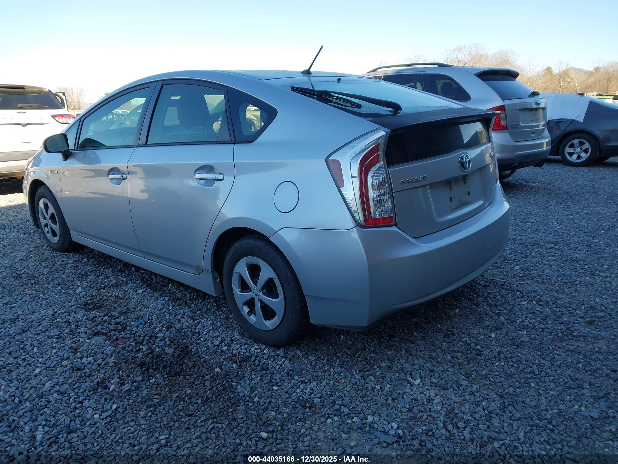 TOYOTA PRIUS image 3