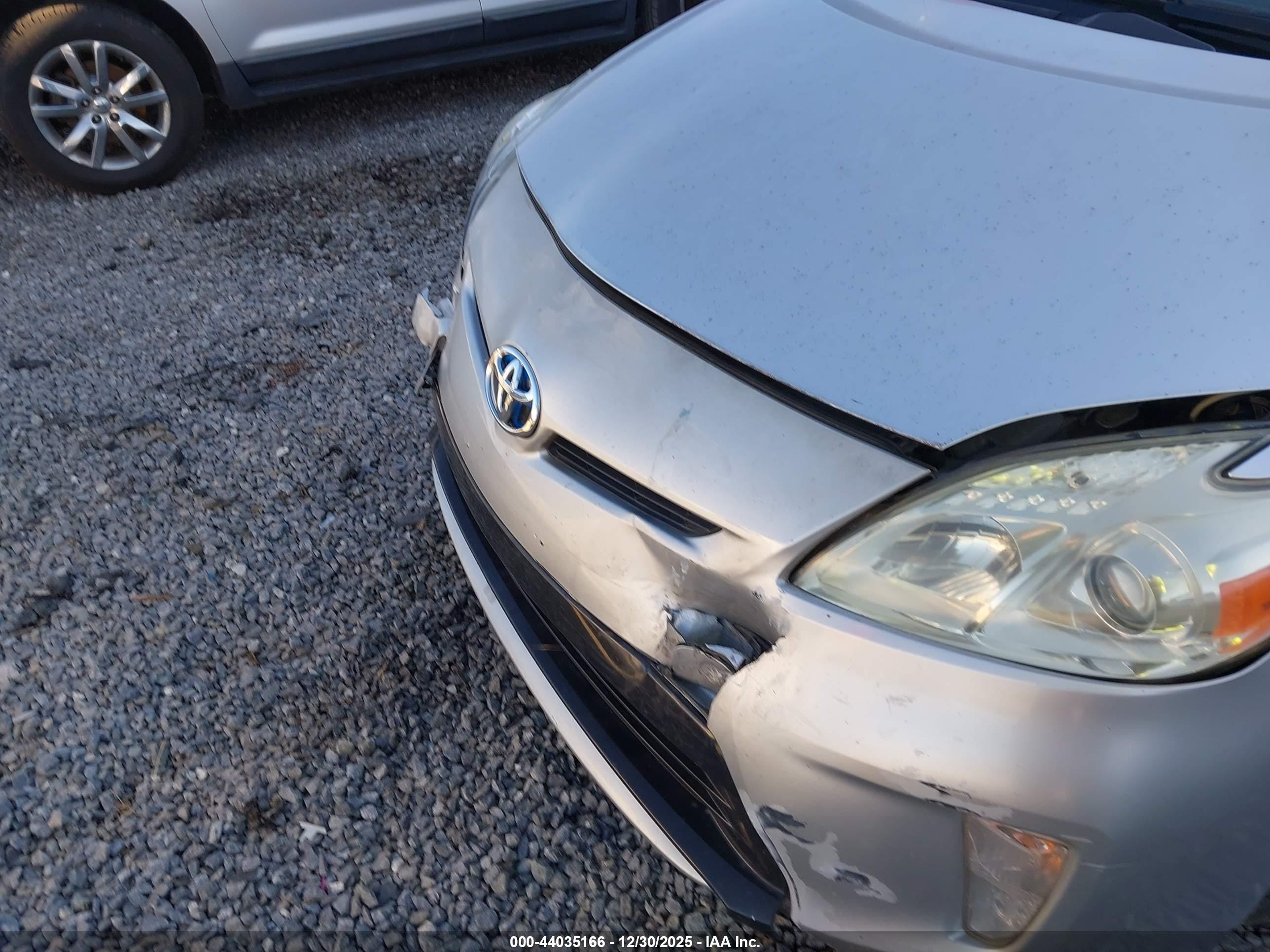 TOYOTA PRIUS image 6