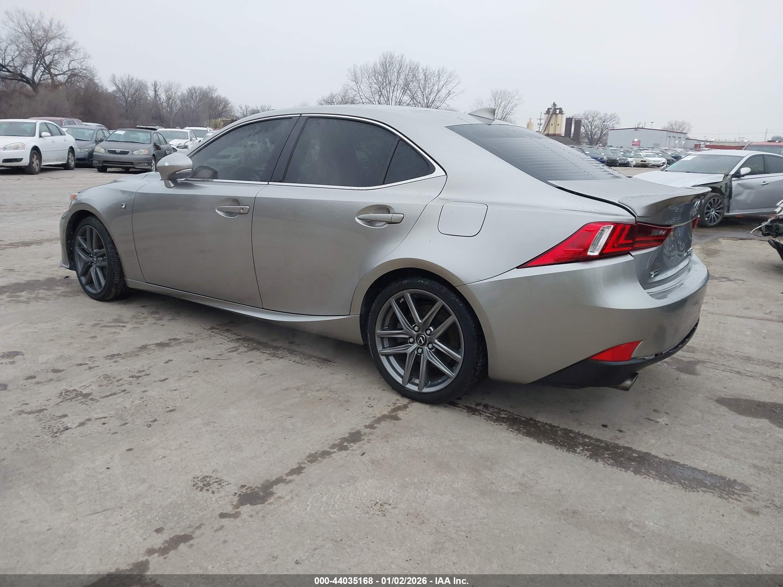 LEXUS IS image 3