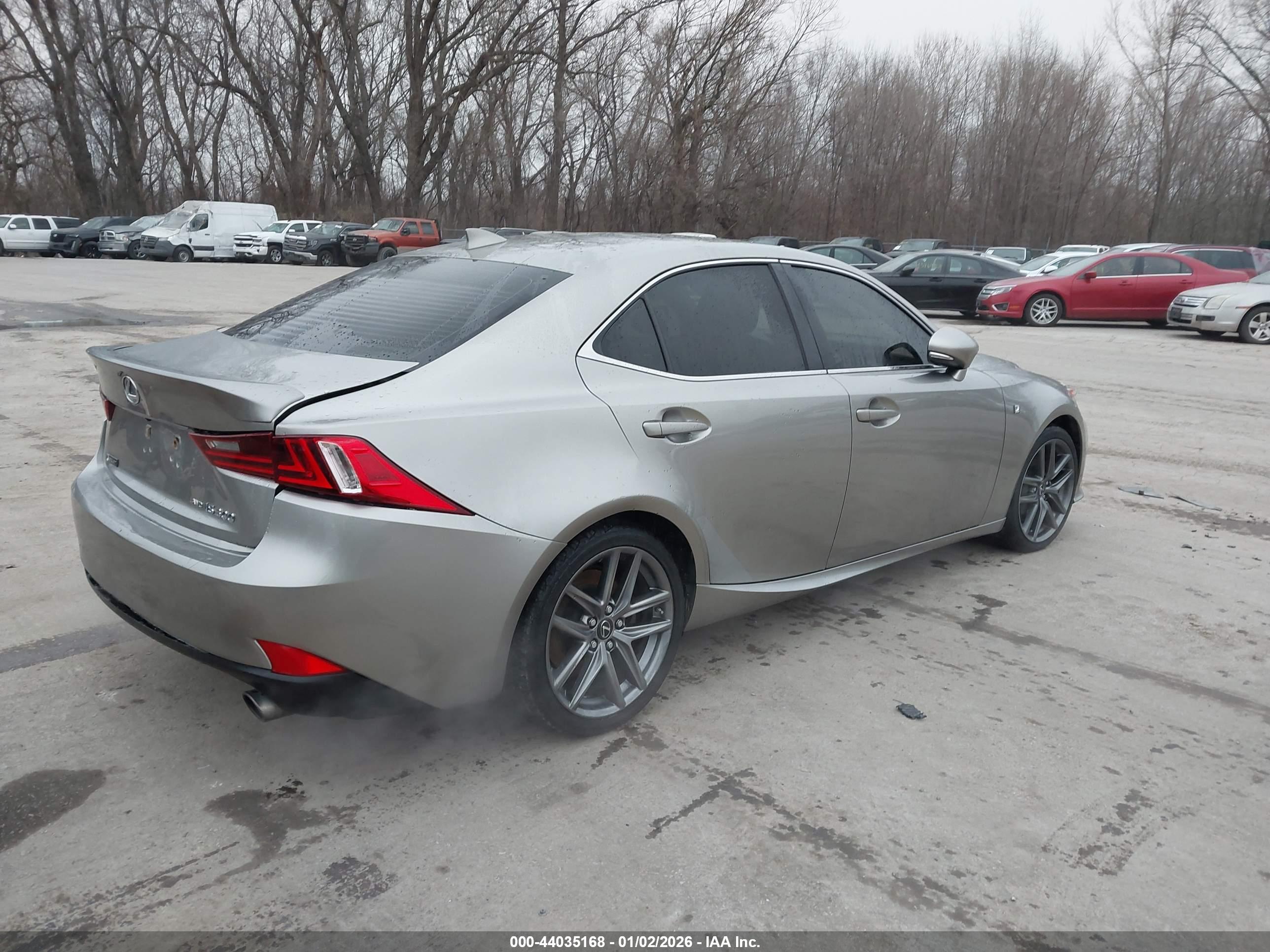 LEXUS IS image 4
