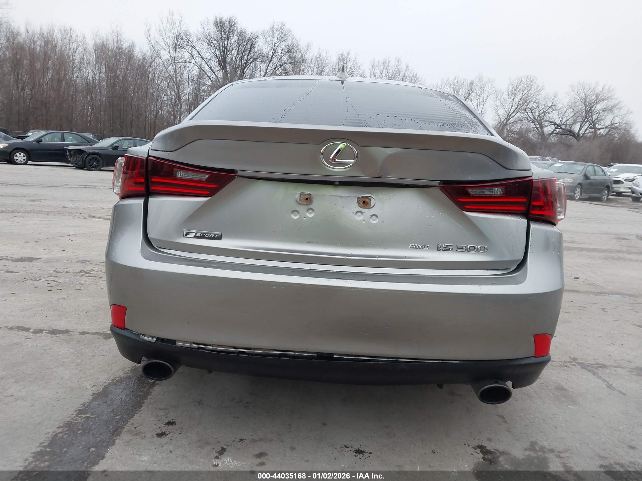 LEXUS IS image 6