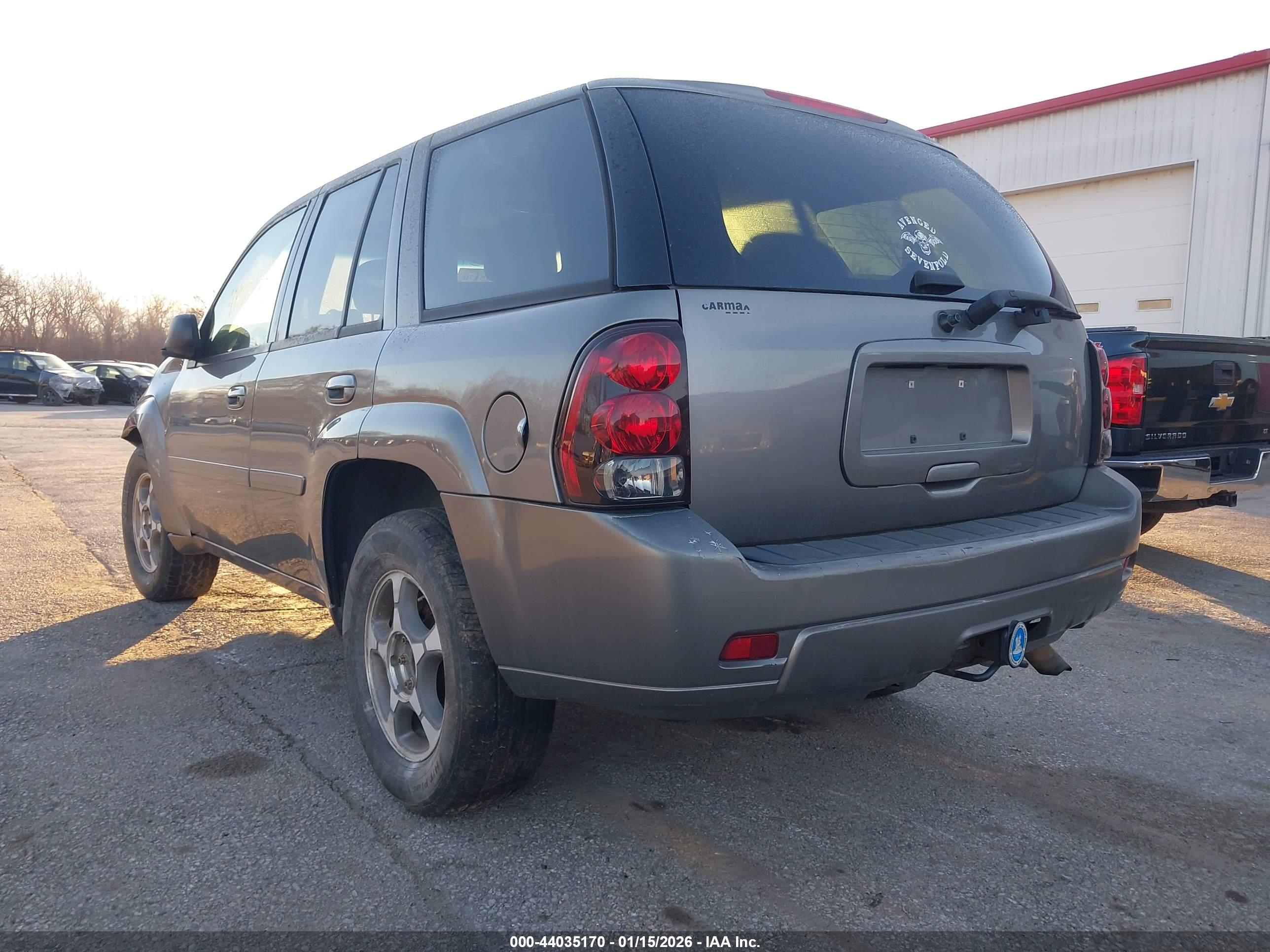 CHEVROLET TRAILBLAZER image 3