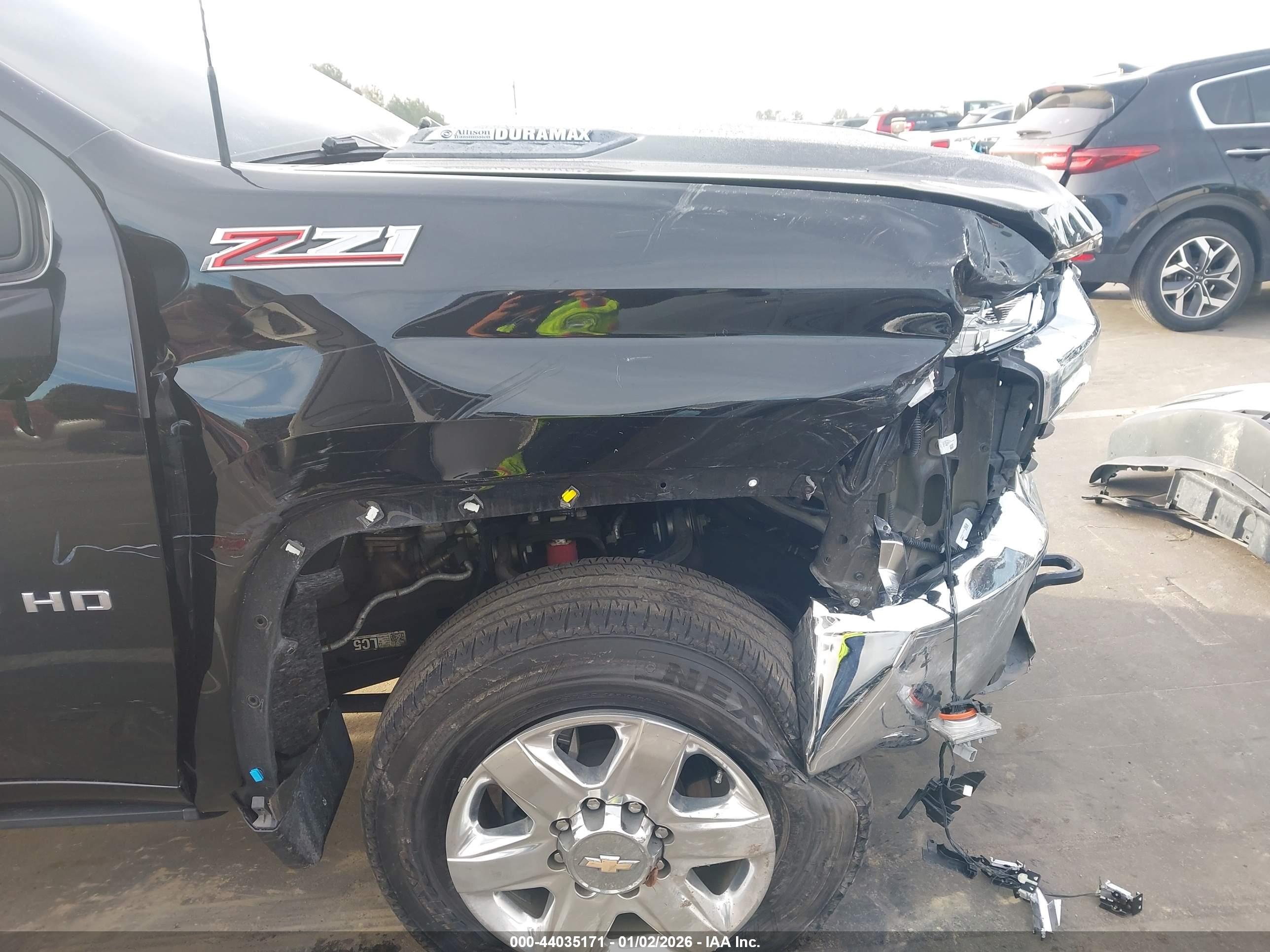 CHEVROLET SILVERADO image 6