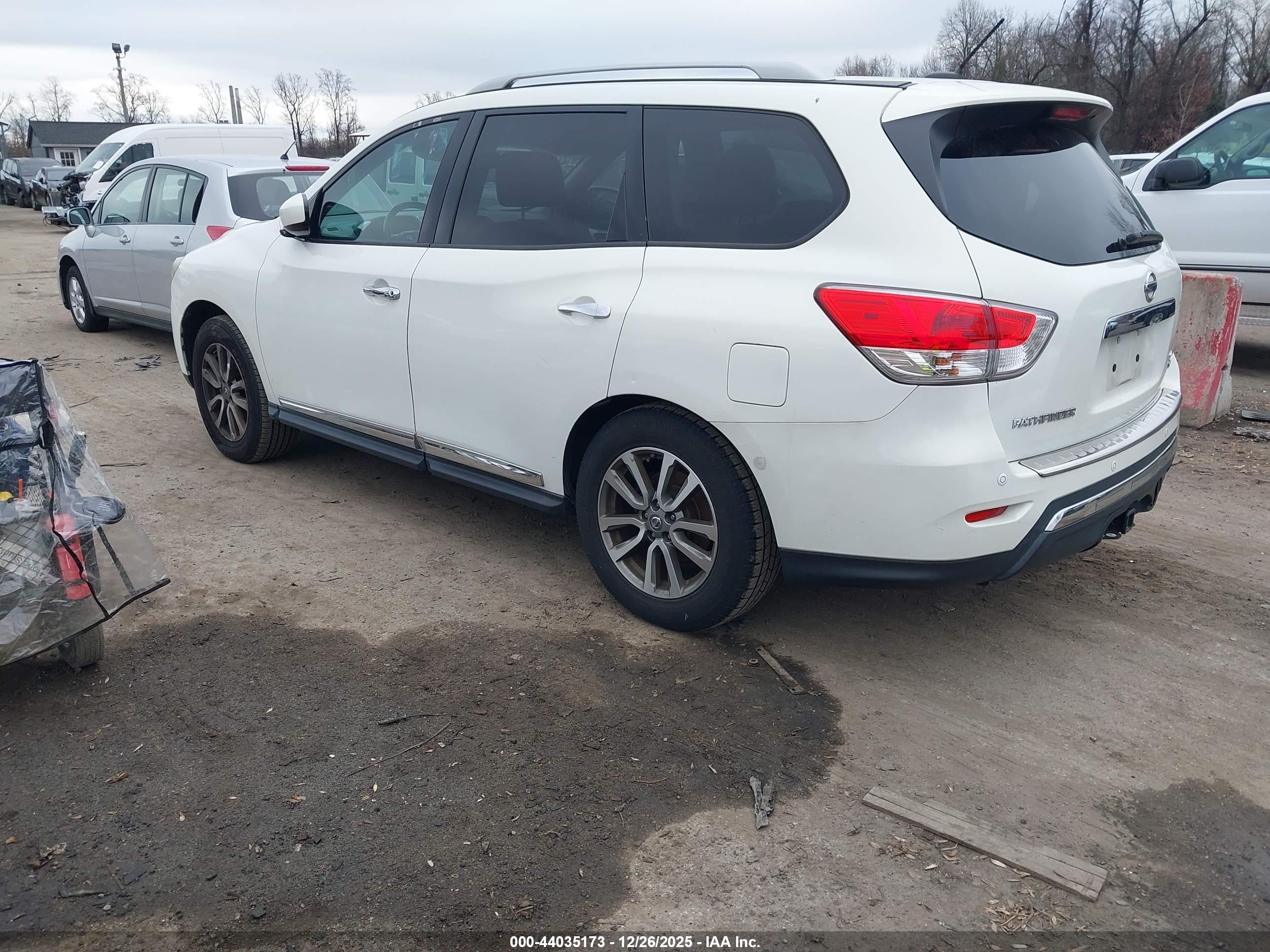 NISSAN PATHFINDER image 3