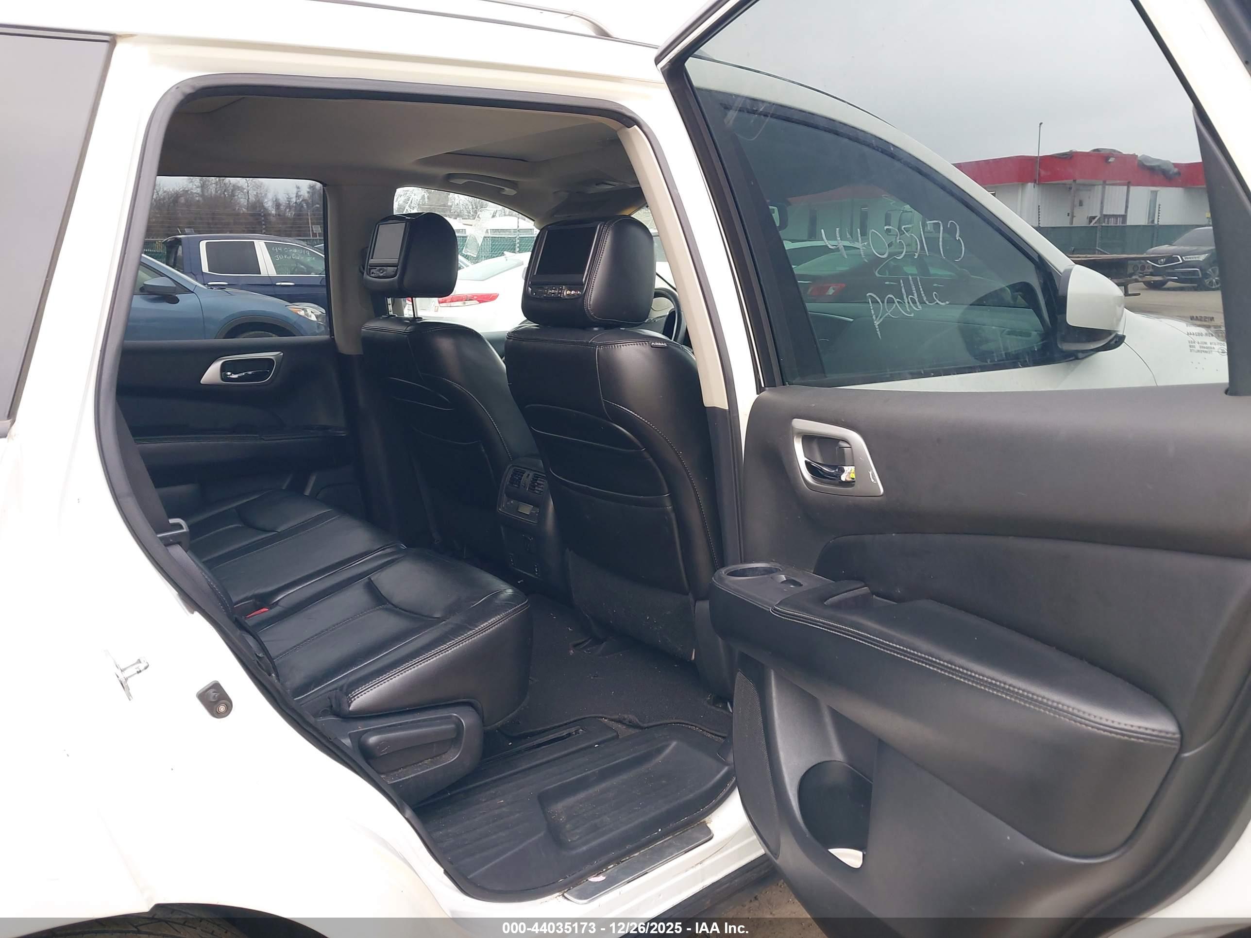 NISSAN PATHFINDER image 8