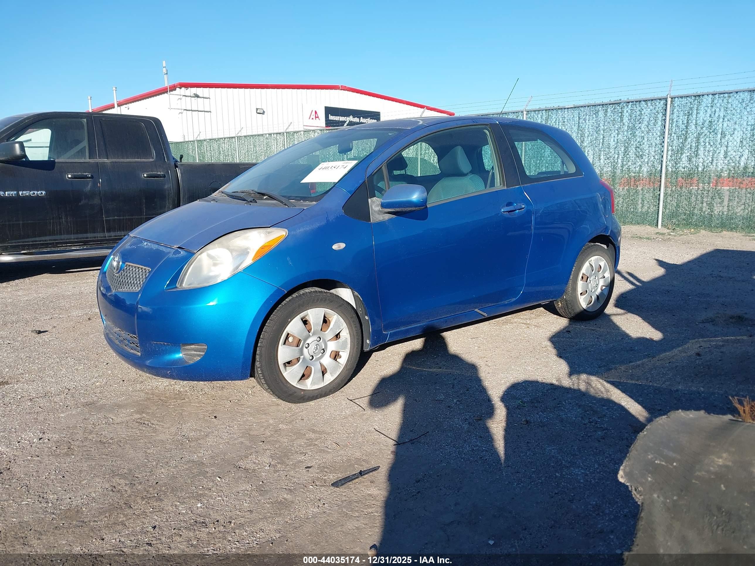 TOYOTA YARIS image 2