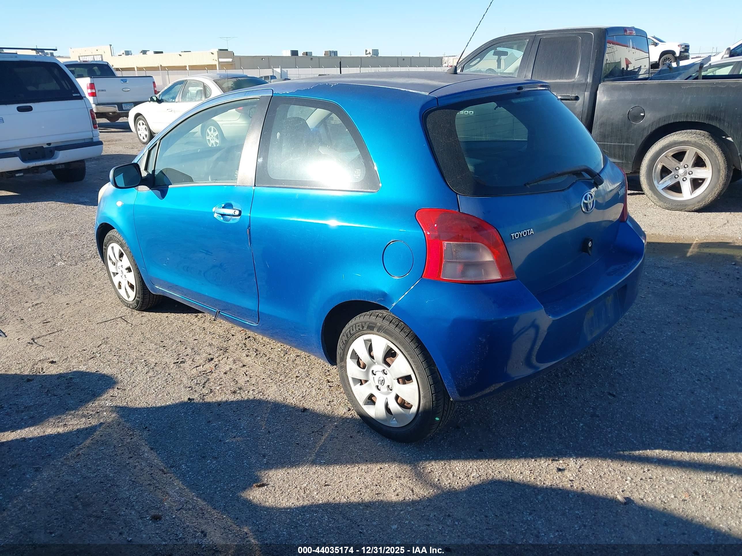 TOYOTA YARIS image 3