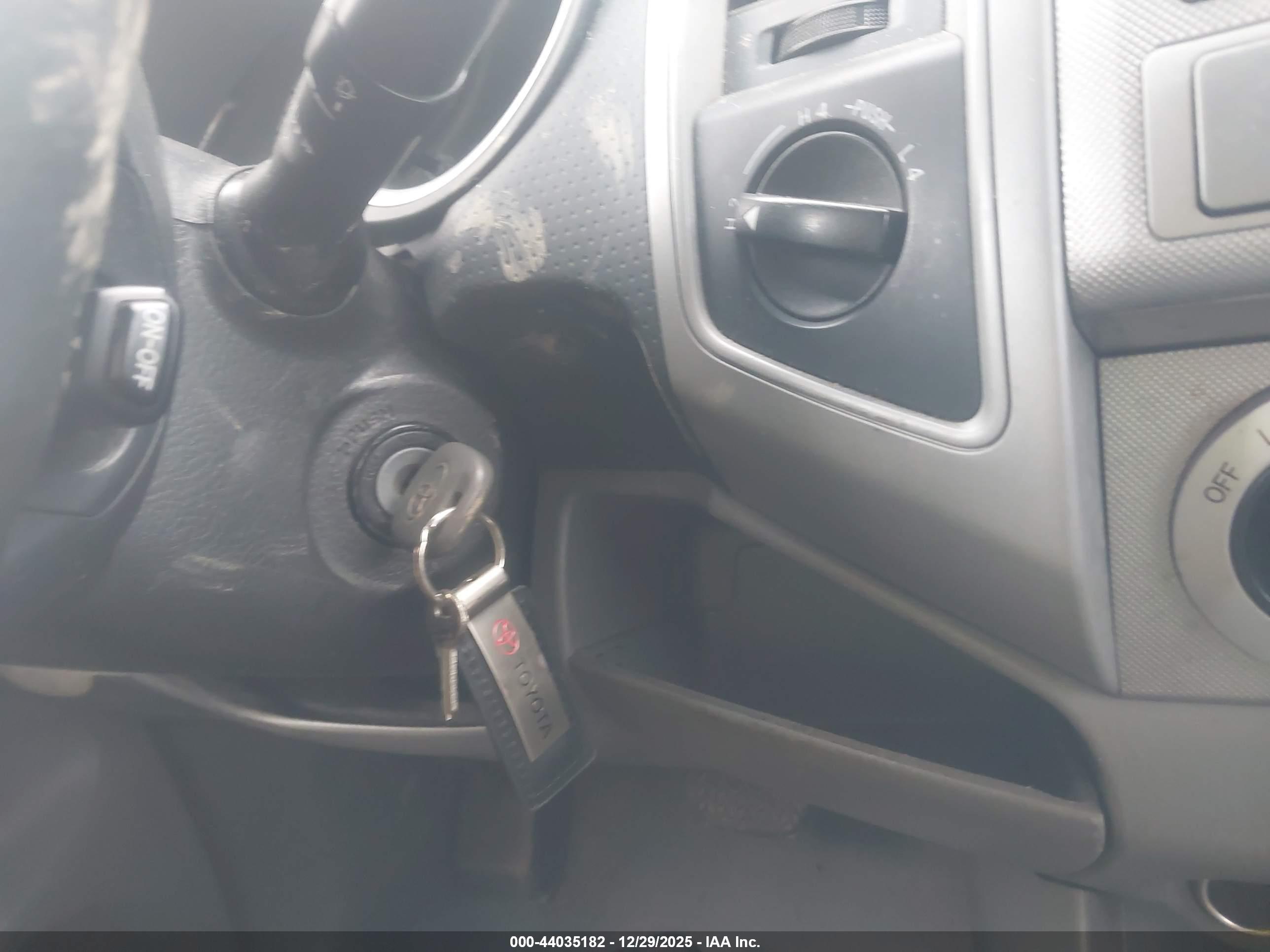 TOYOTA TACOMA image 11