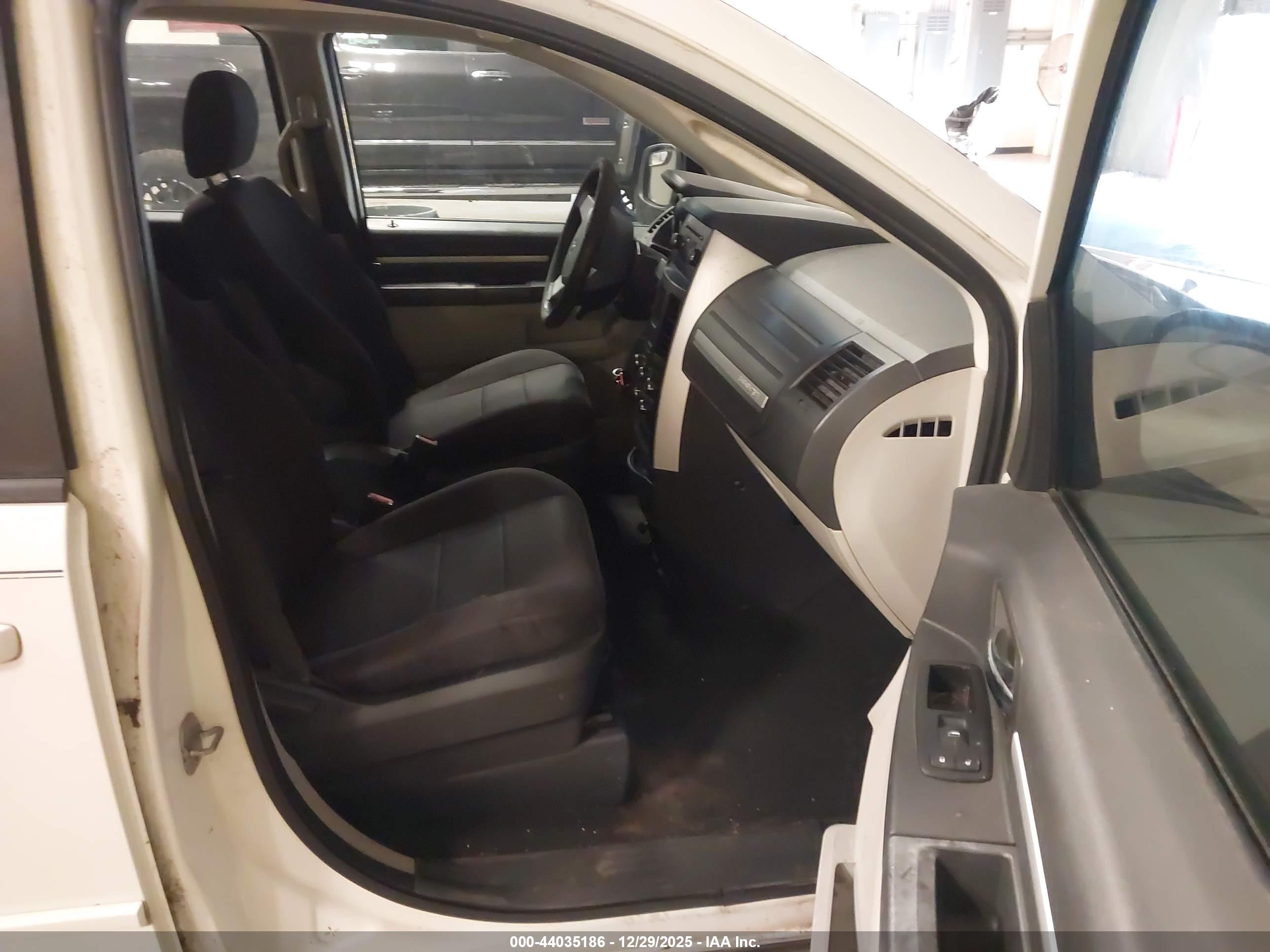 DODGE GRAND image 5