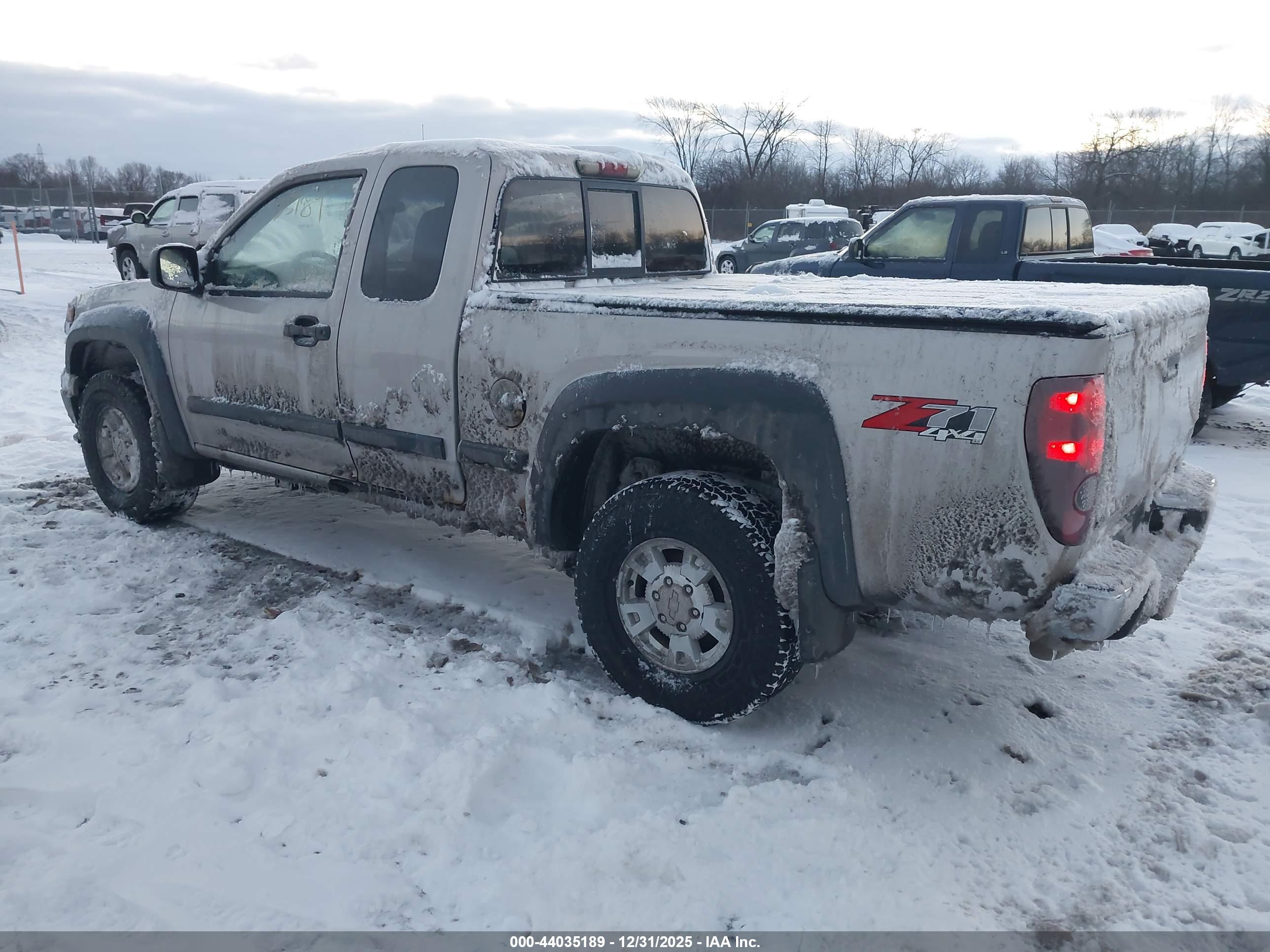 CHEVROLET COLORADO image 3