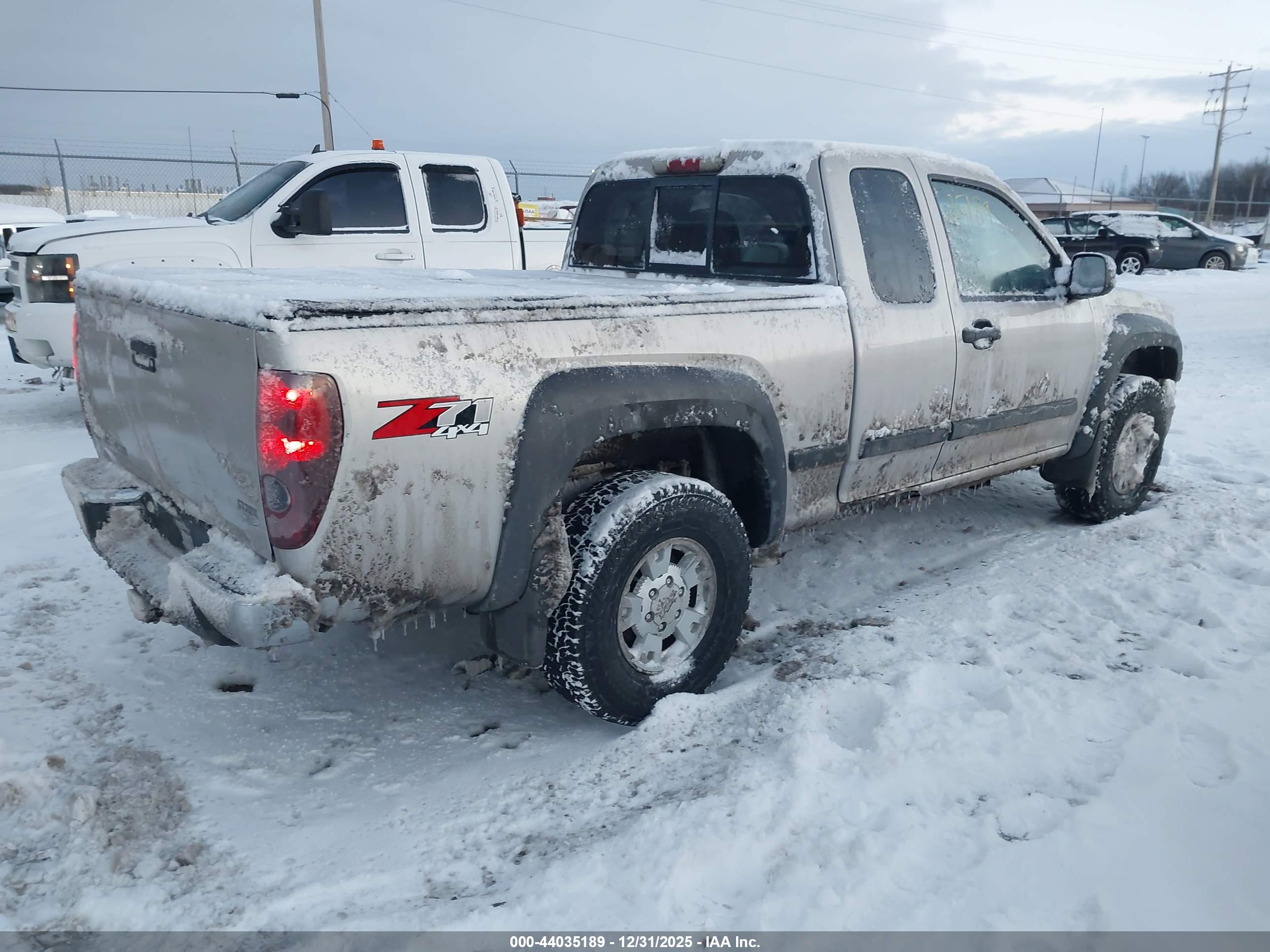 CHEVROLET COLORADO image 4